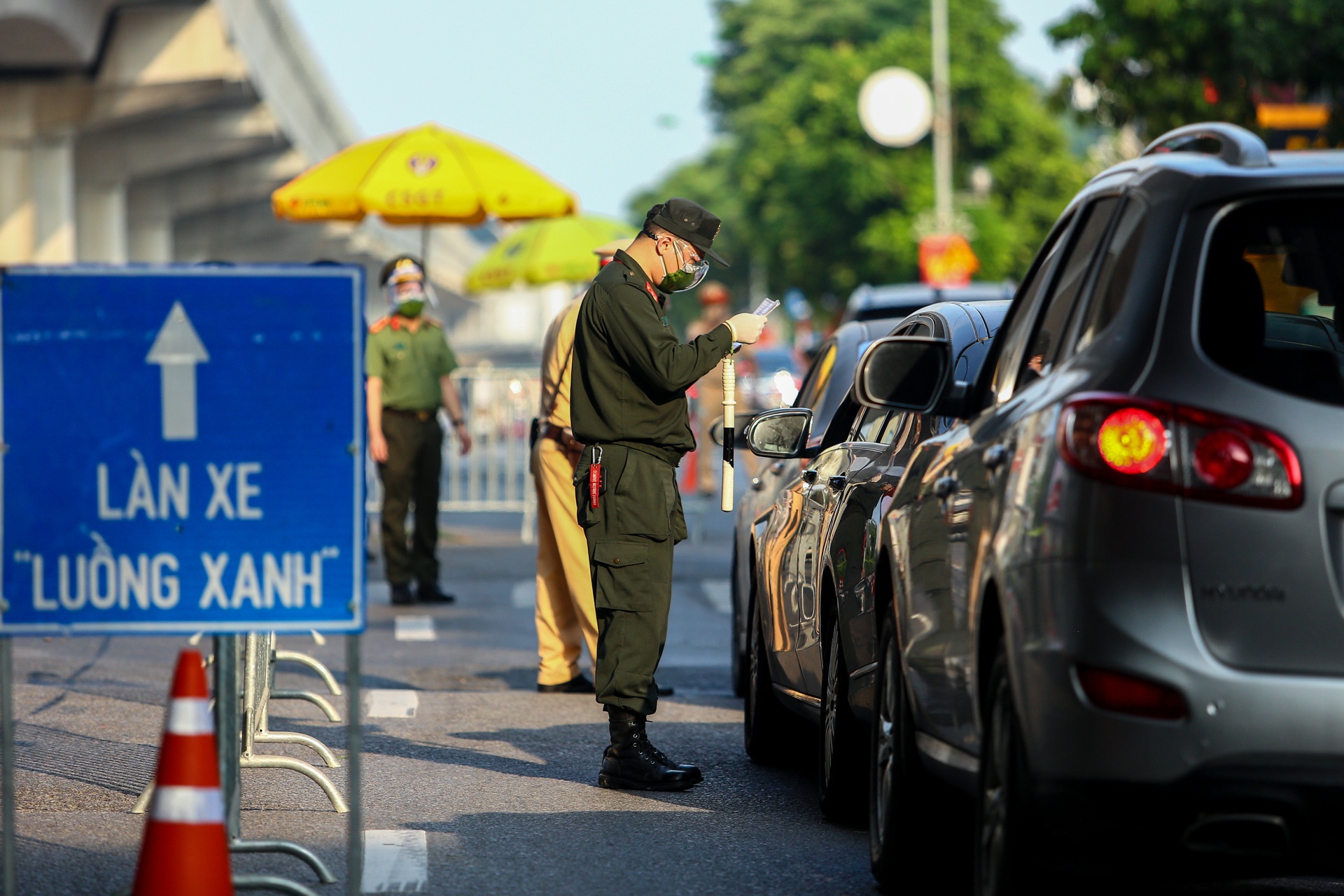 Ha Noi dong loat lap 39 chot kiem soat vung do hinh anh