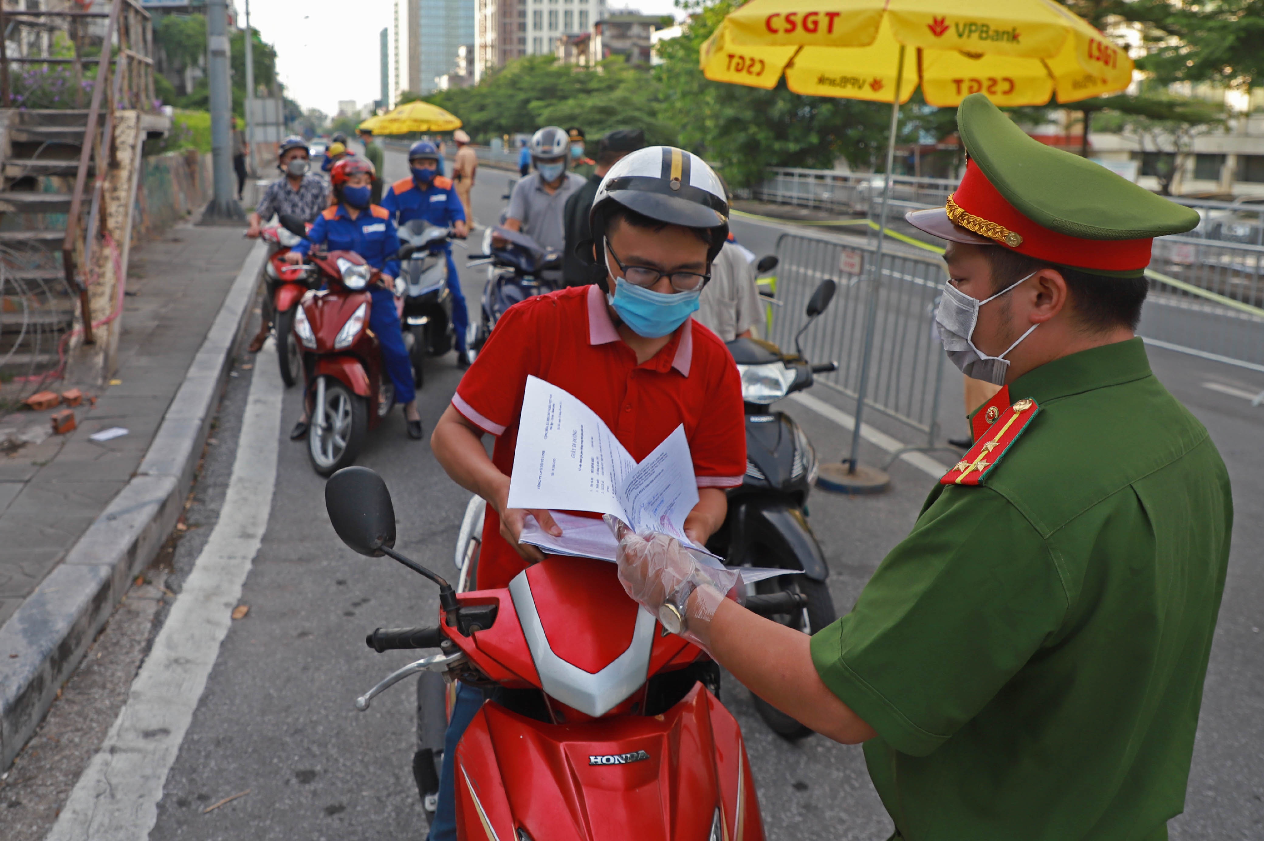Ha Noi siet chat kiem soat vung do anh 1