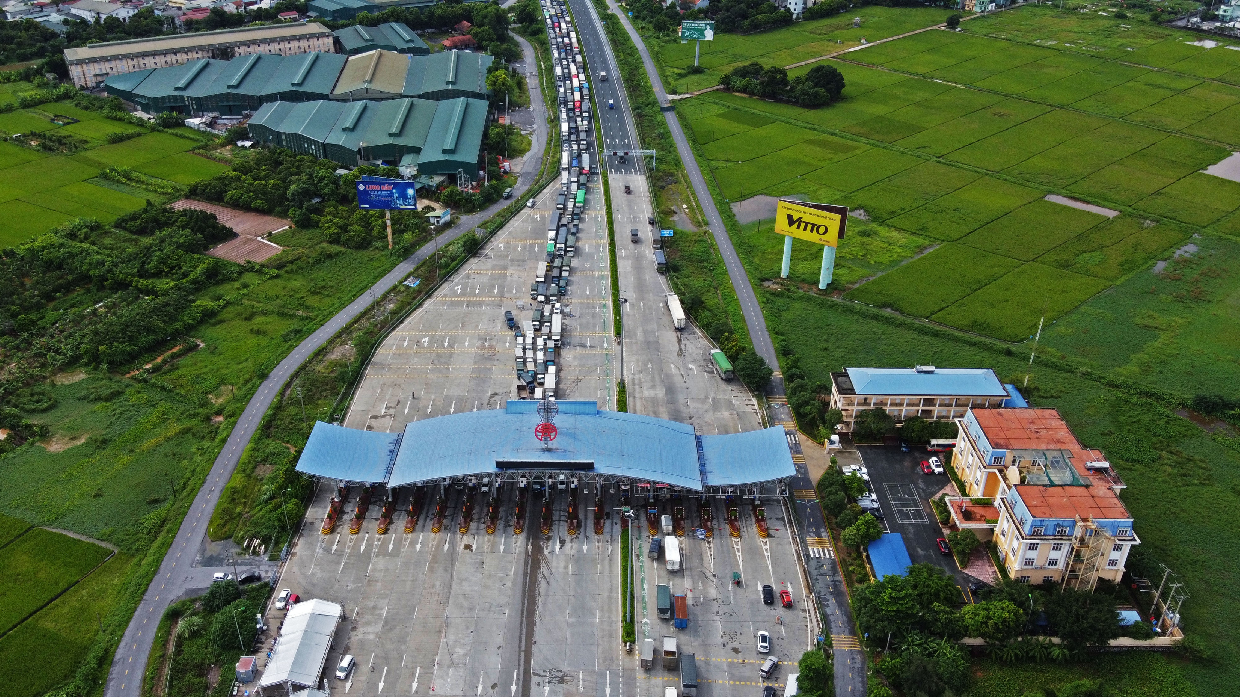 Un tac xe luong xanh Ha Noi anh 1