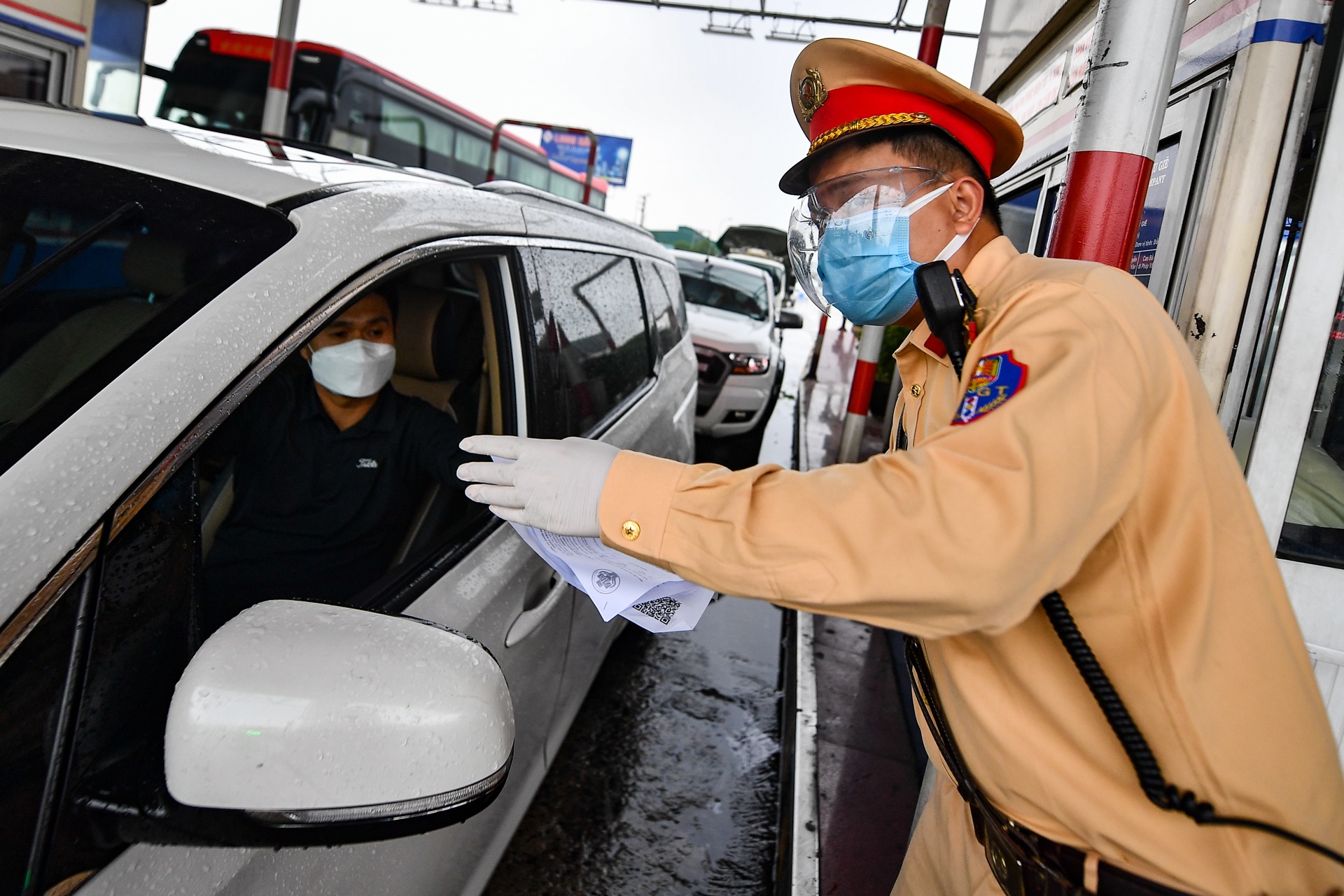 Chot kiem soat Covid19 Ha Noi anh 3