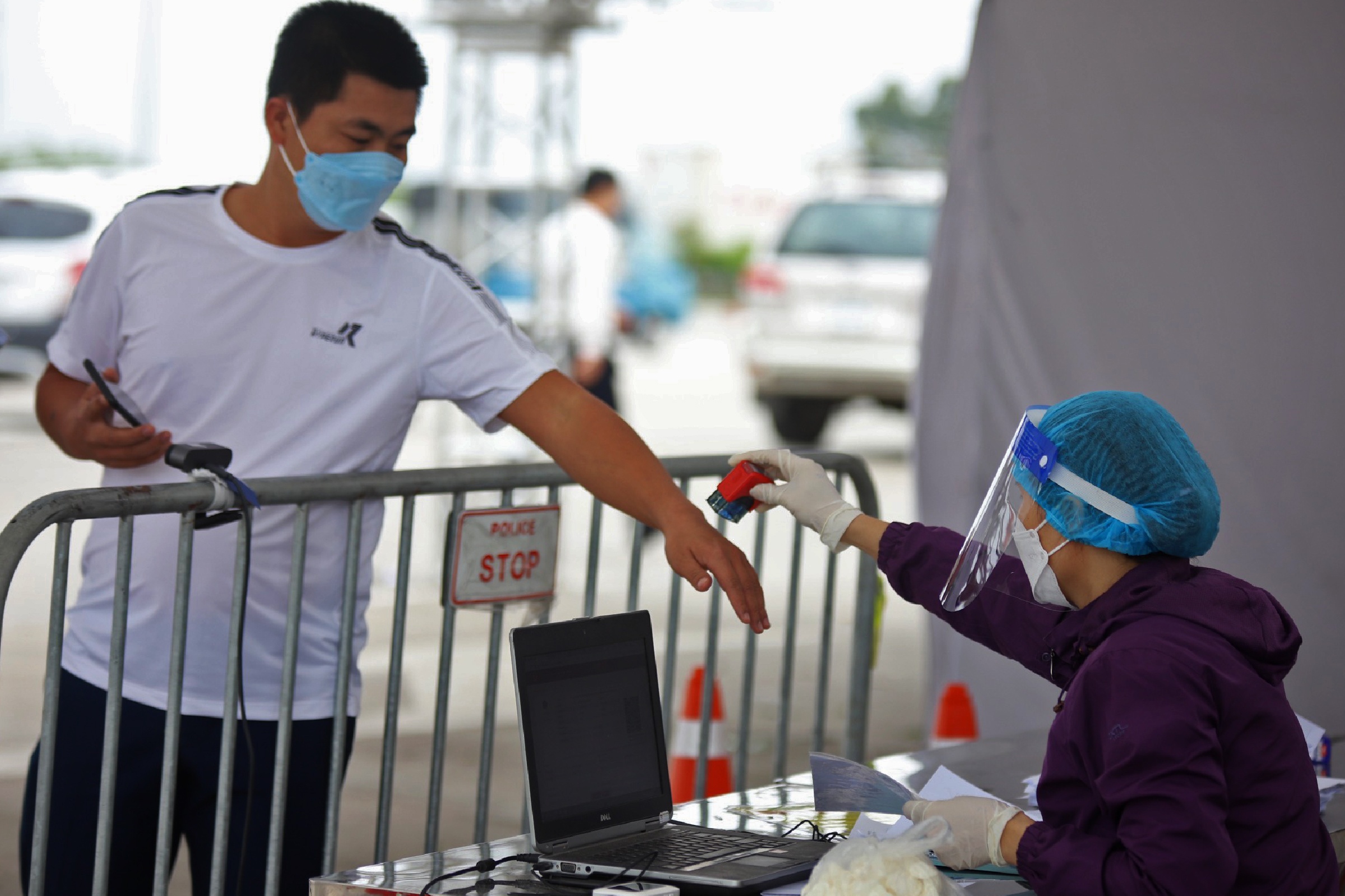 Ha Noi van kiem tra xet nghiem anh 8