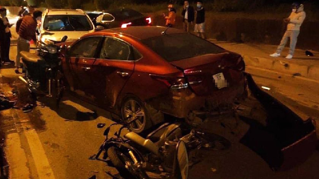 Tai nan lien hoan Long Bien anh 1