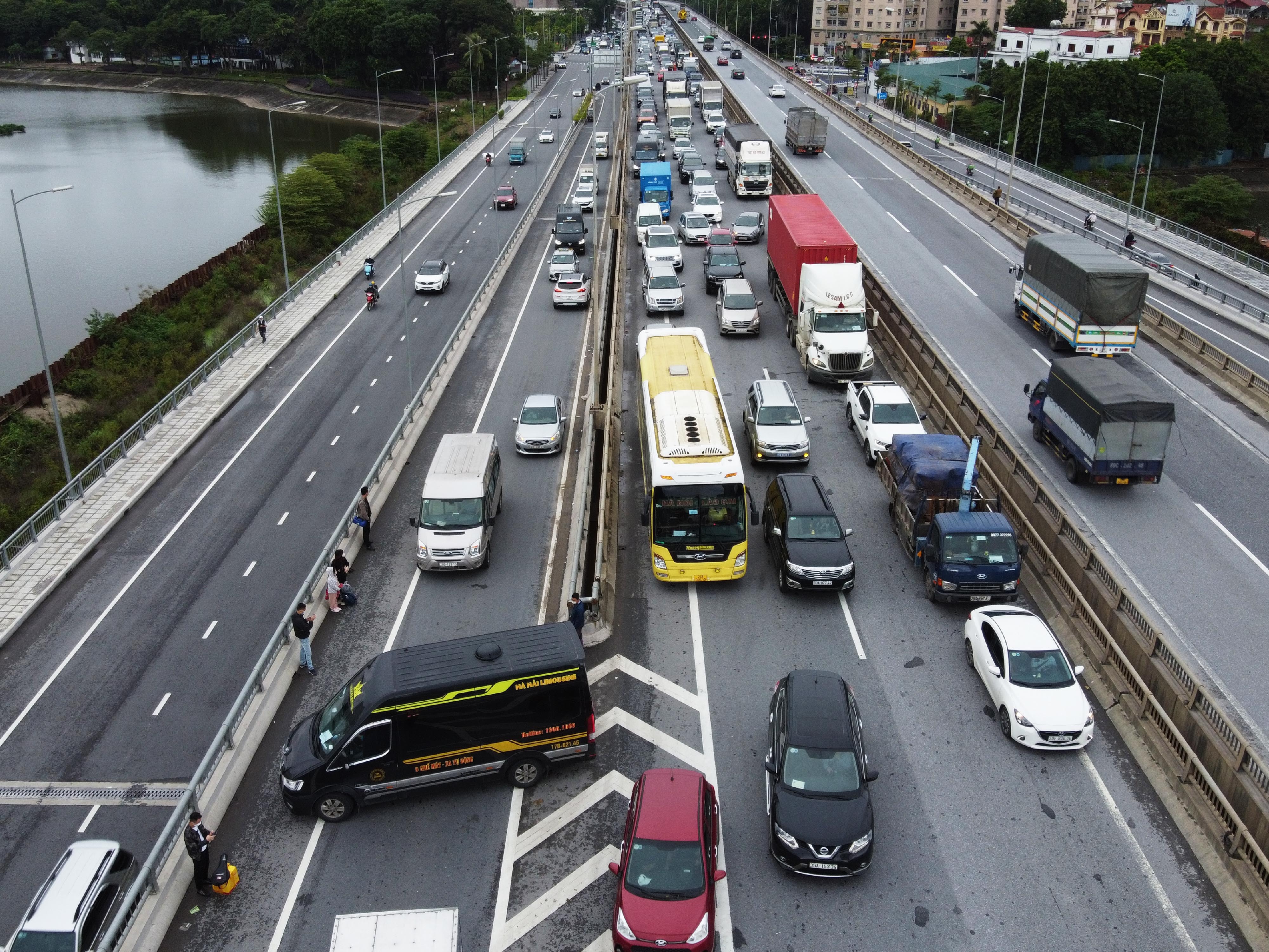 4 xe tong lien hoan cau Thanh Tri anh 12