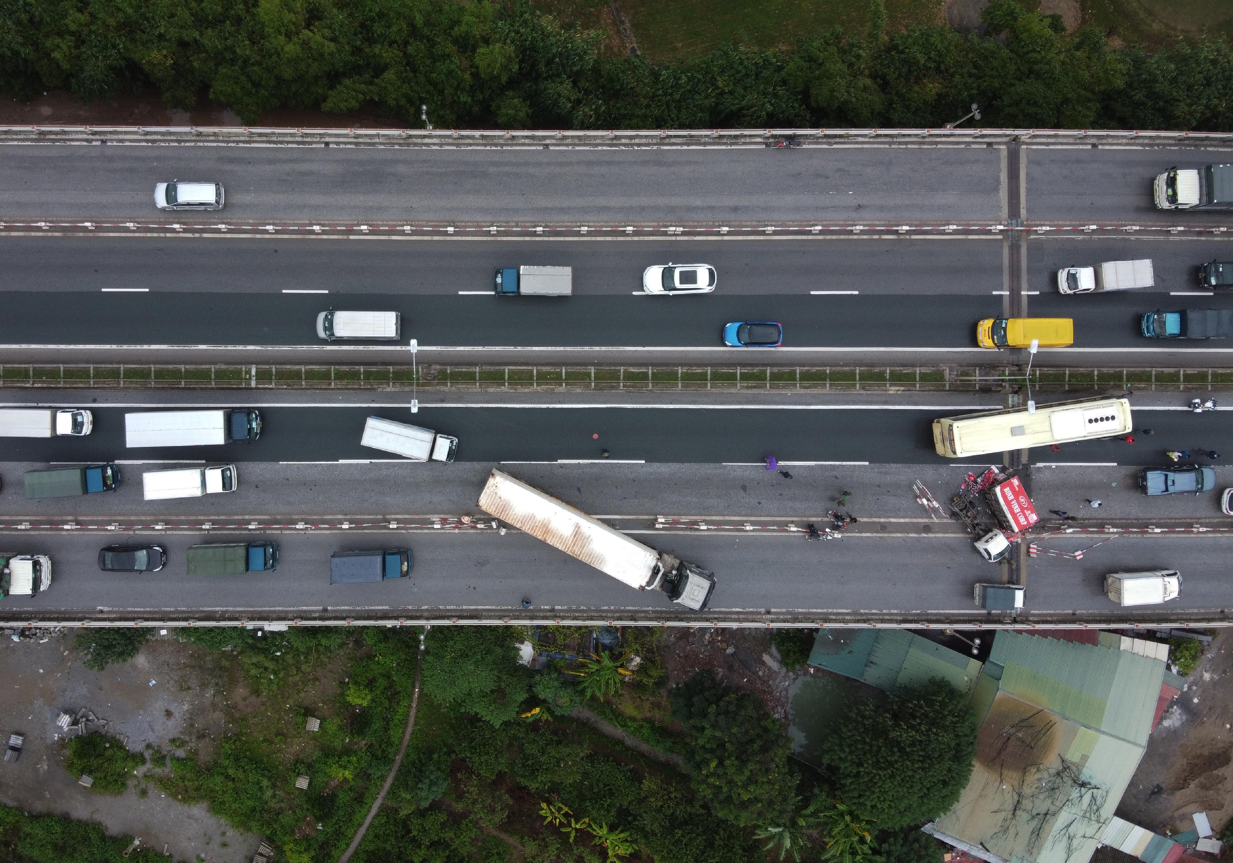 4 xe tong lien hoan cau Thanh Tri anh 13