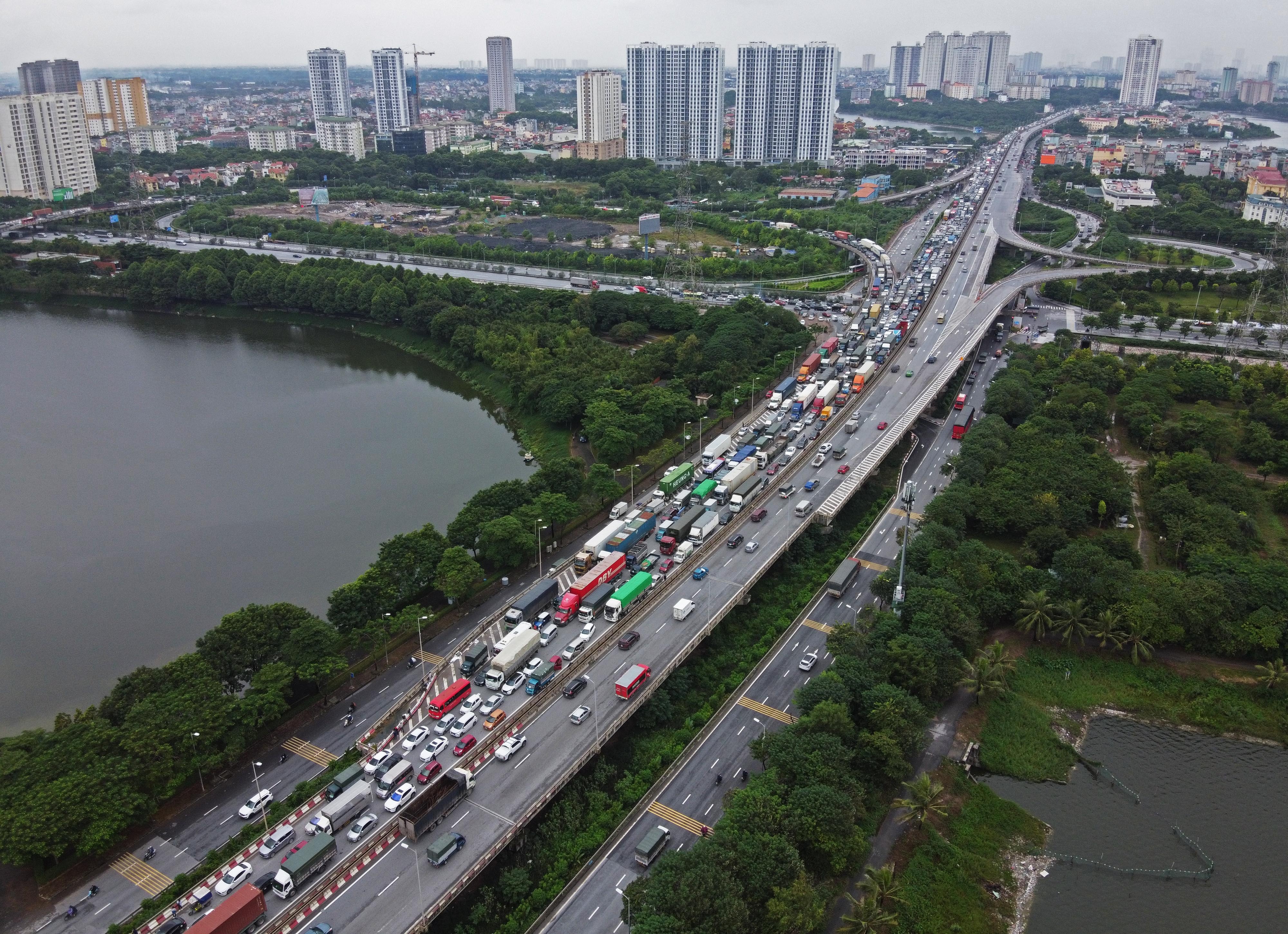 4 xe tong lien hoan cau Thanh Tri anh 10