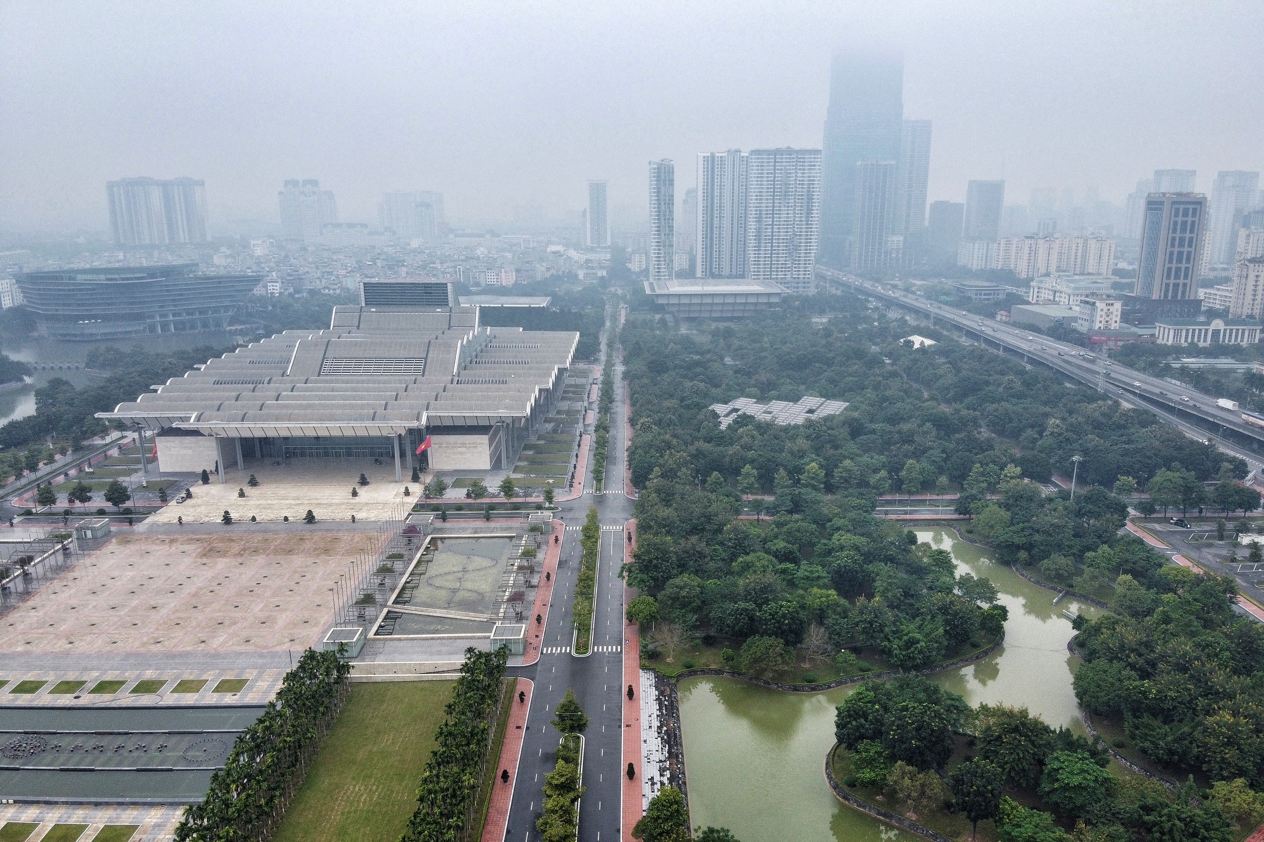 Ha Noi chim trong lop suong mo duc hinh anh