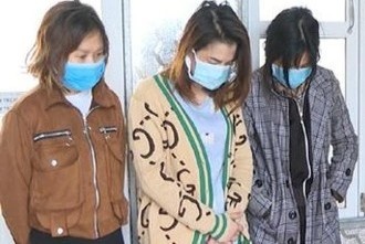 17 nguoi thac loan trong quan karaoke hinh anh