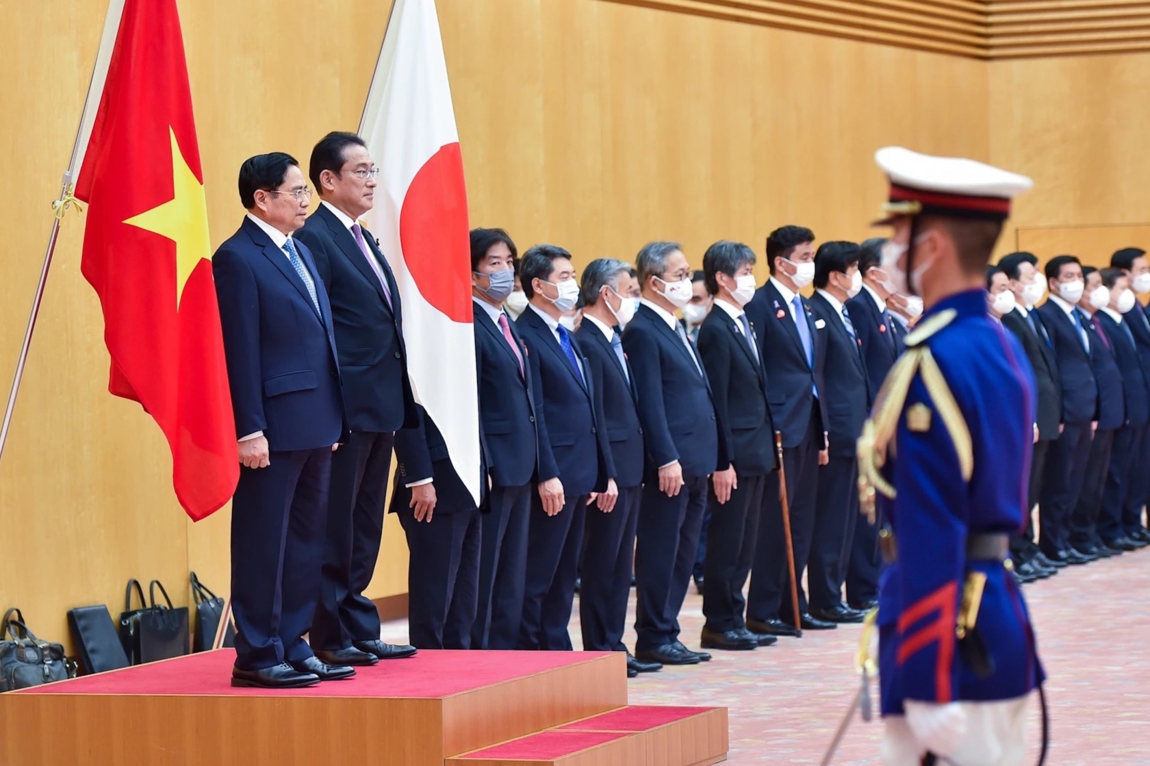 Le don chinh thuc Thu tuong Pham Minh Chinh tai Nhat Ban hinh anh