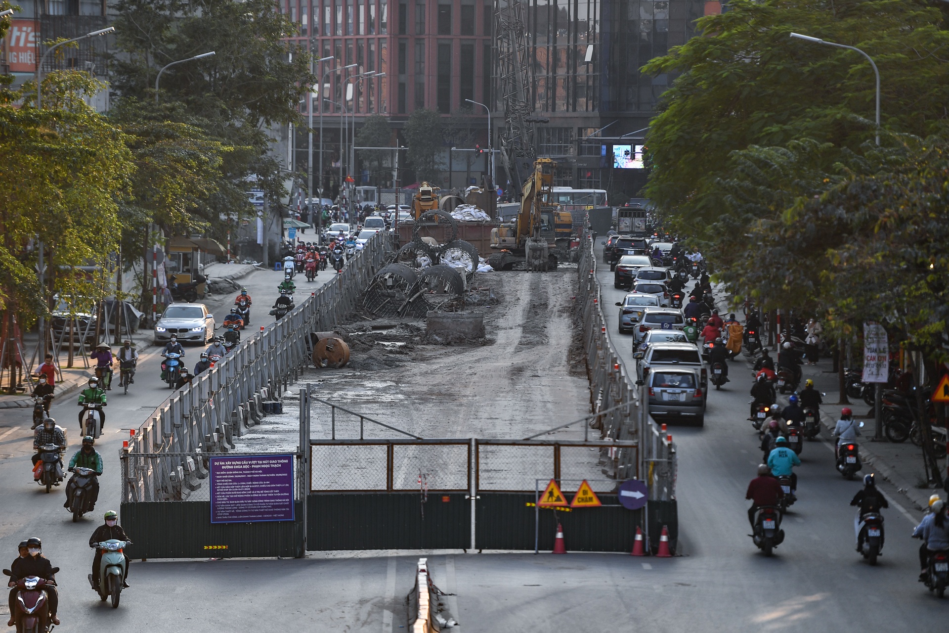 Cau vuot chu C Ha Noi anh 2