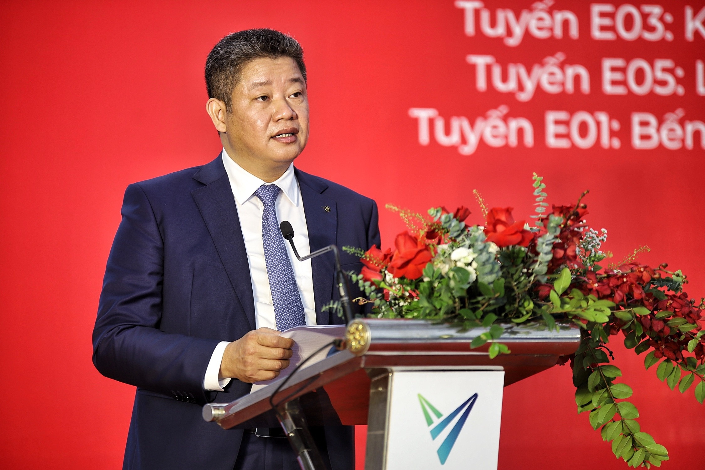 Tuyen buyt dien dau tien Viet Nam anh 1