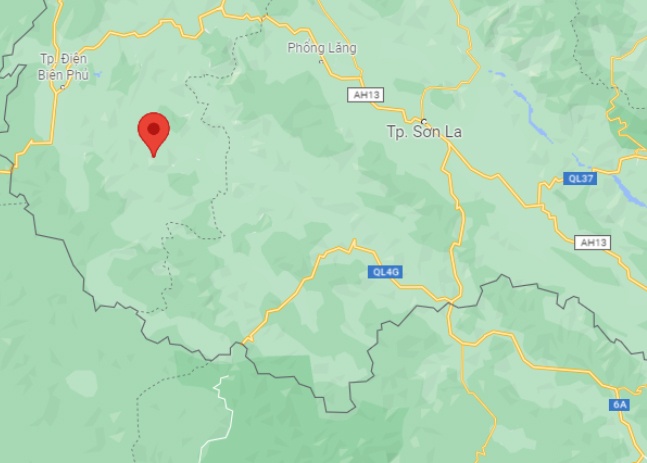 Xe tai lao vao cho 2 nguoi chet anh 2