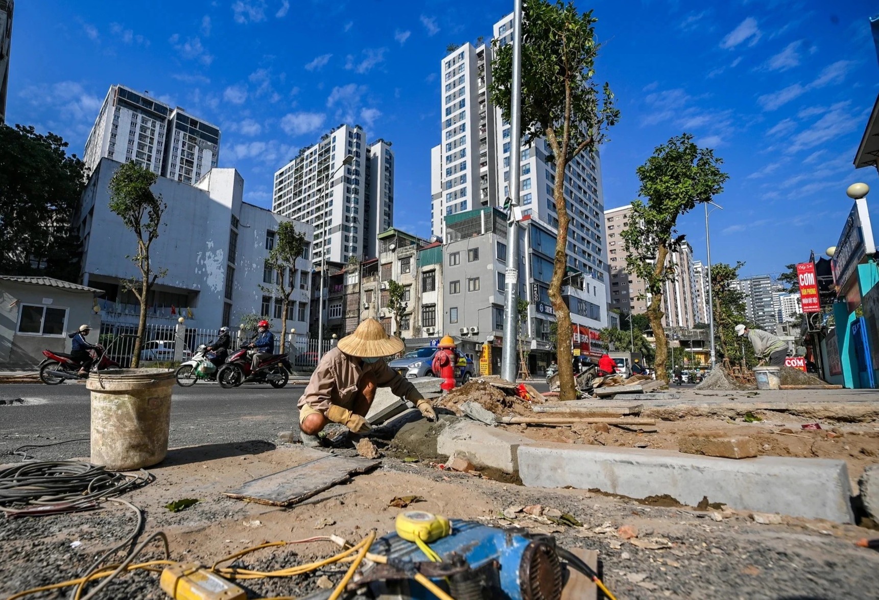 Pho thu tuong yeu cau tra lai long duong giao thong do thi truoc Tet hinh anh