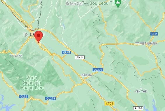 Xe con dam 8 phuong tien anh 2