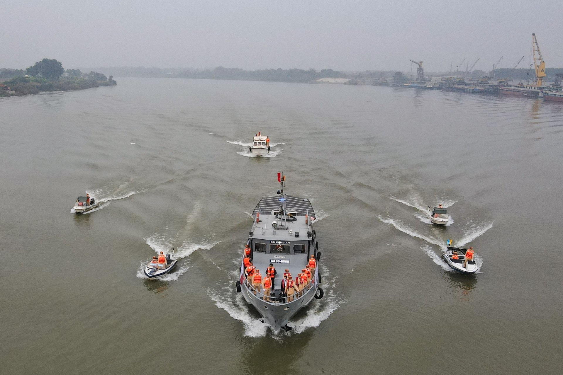 Tau tuan tra CSGT xuat quan anh 5