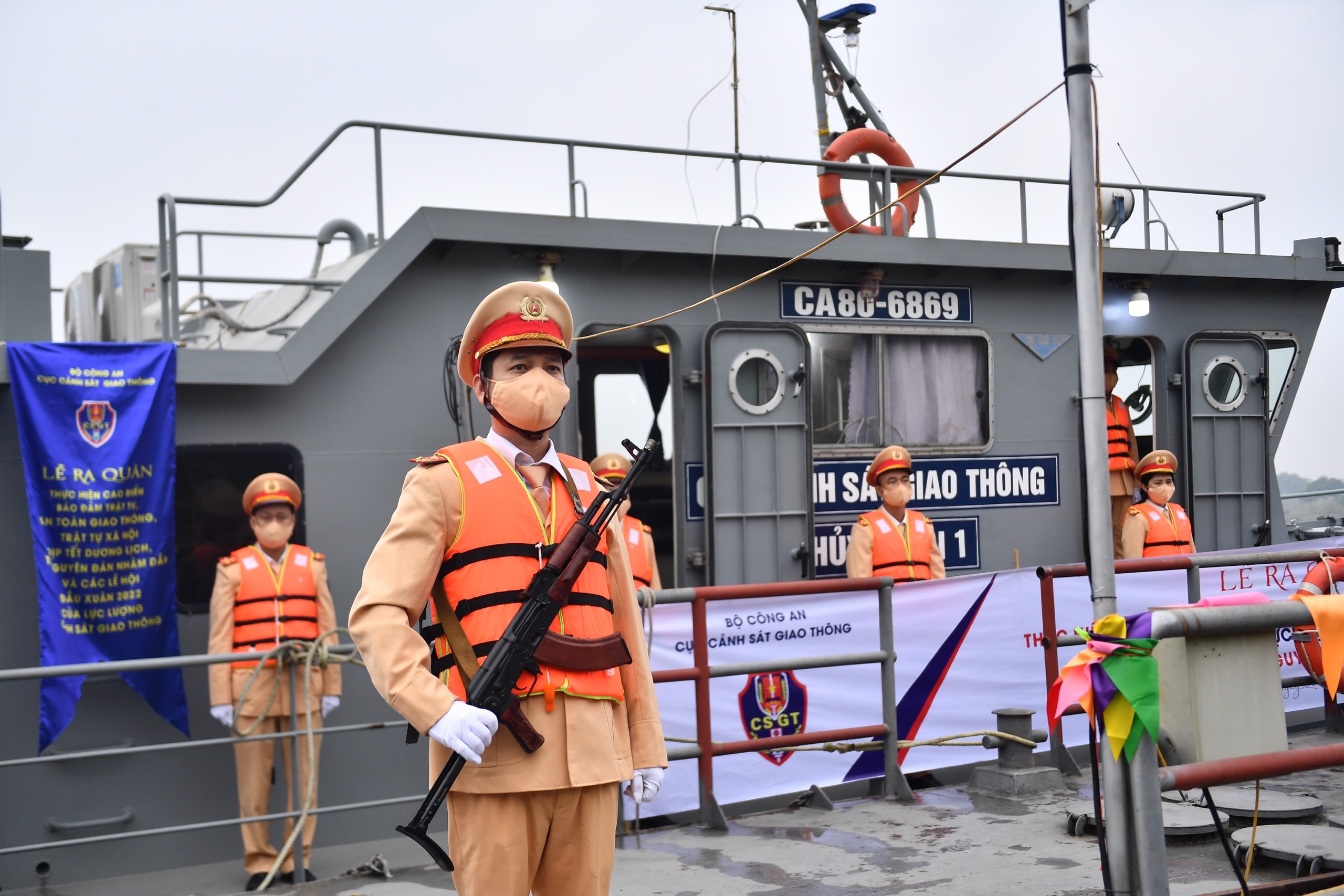 Tau tuan tra CSGT xuat quan anh 9