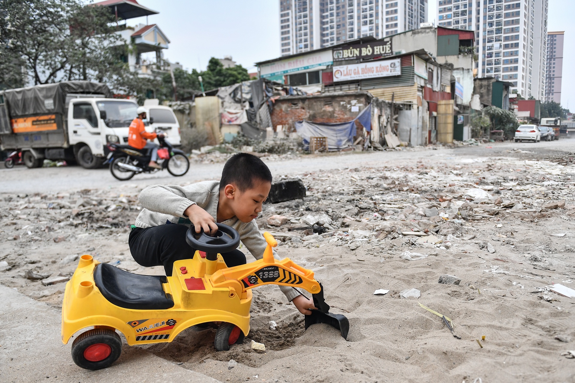 Vanh dai 2, 5 dam hong quoc lo 1 cham tien do anh 13