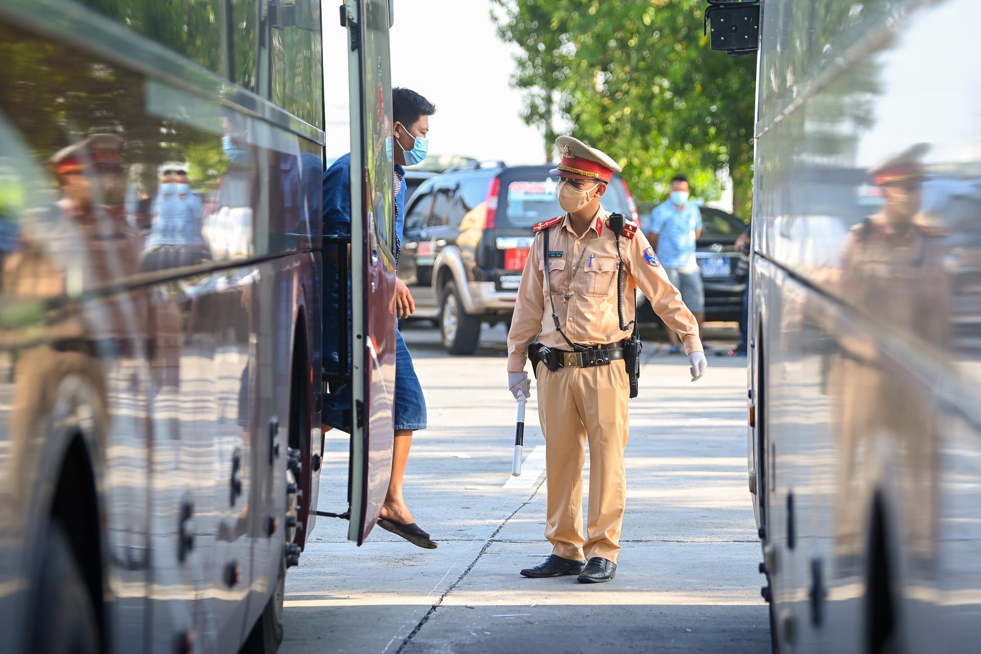 Ha Noi con gan 70% oto kinh doanh van tai chua lap camera giam sat hinh anh