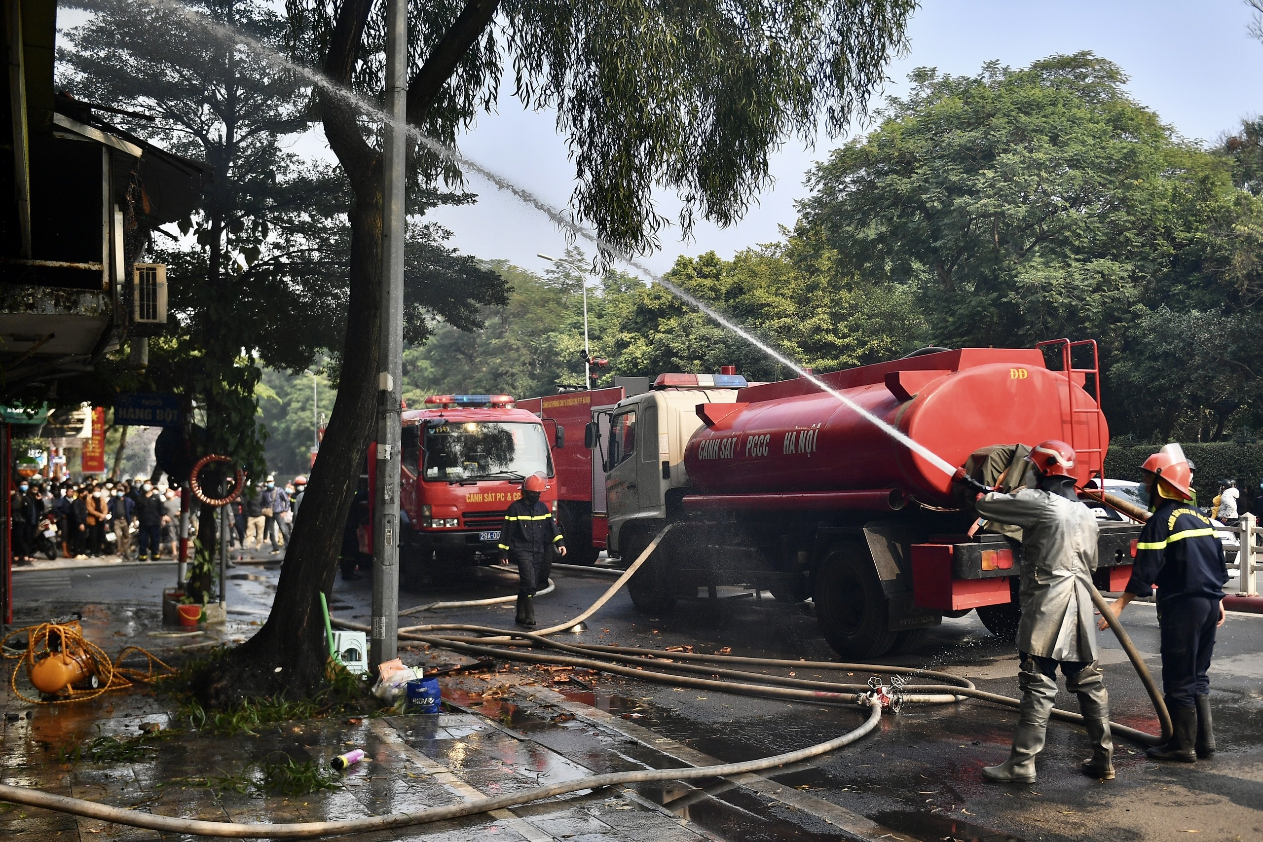 Chay ngan hang Ha Noi anh 8