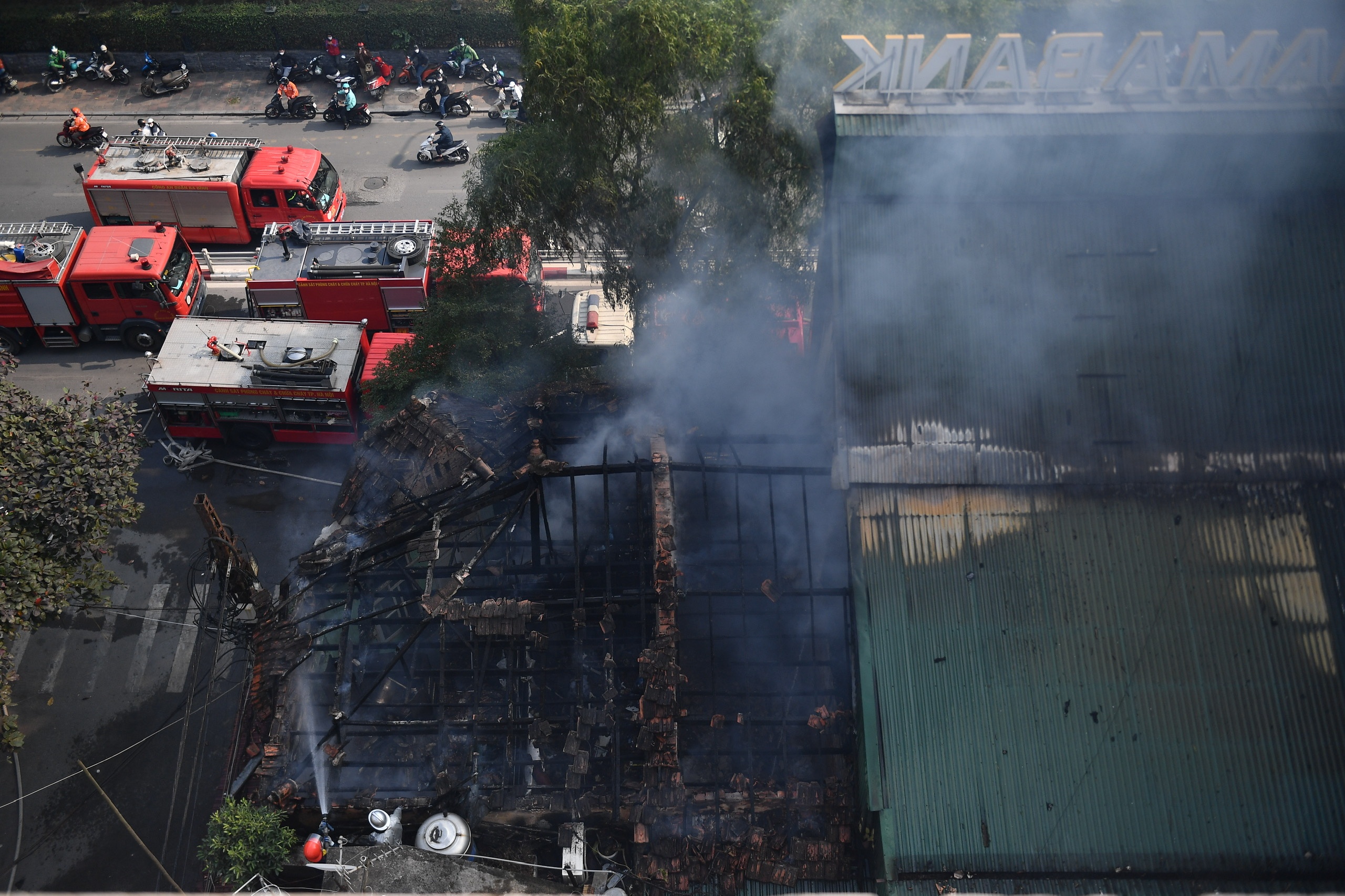 Chay ngan hang Ha Noi anh 9