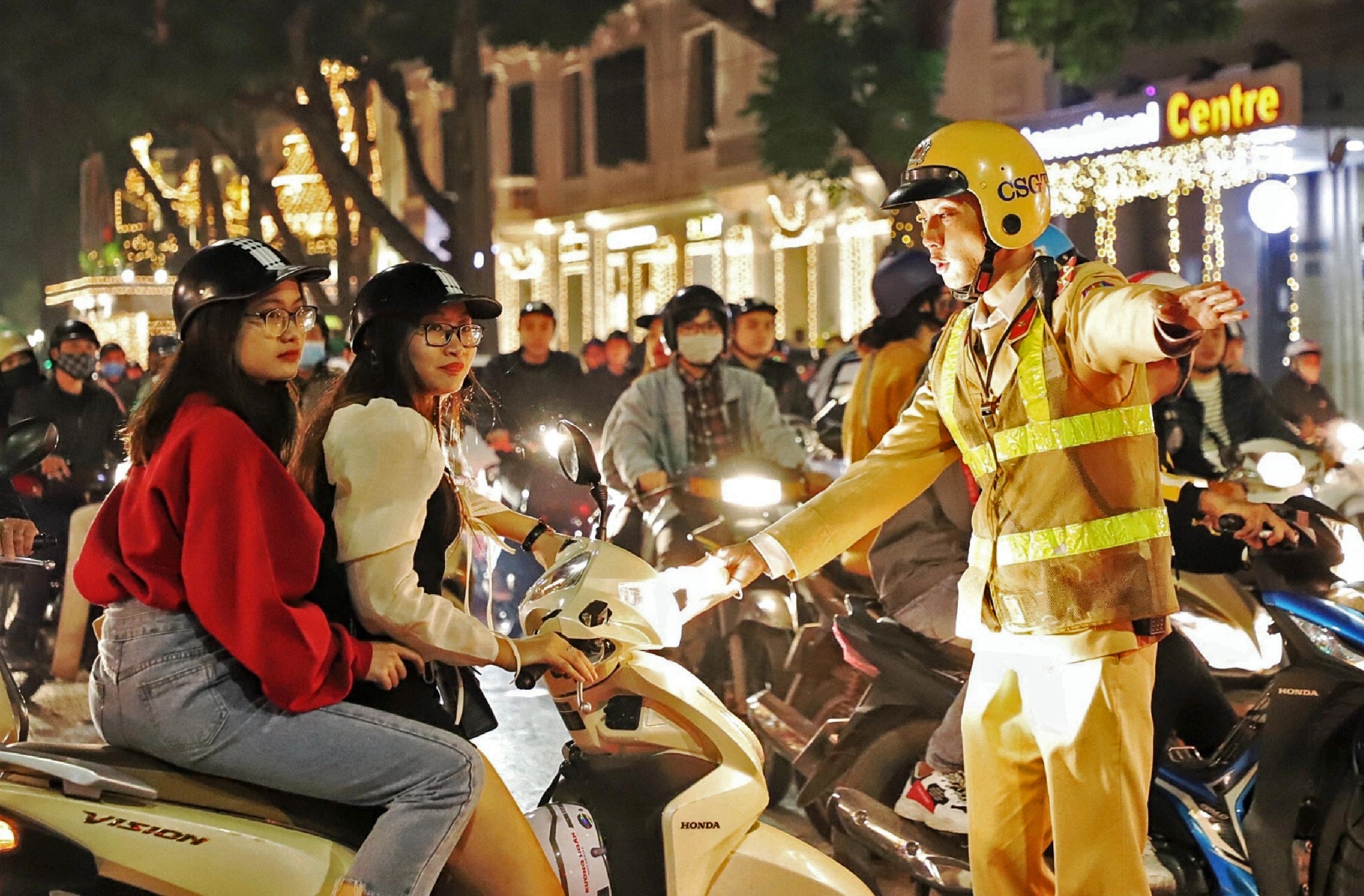 Cam duong noel anh 1