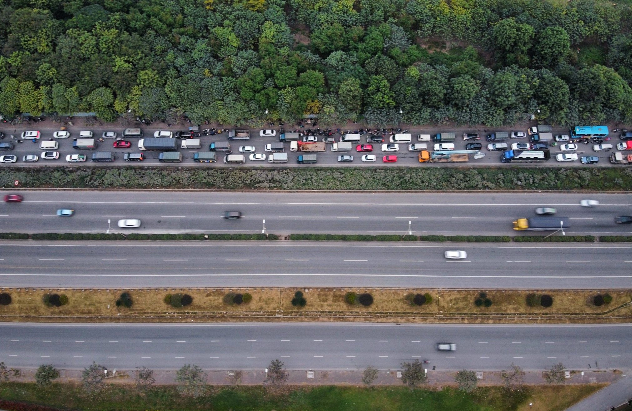 Ha Noi tac duong Tet Duong lich 2022 anh 2