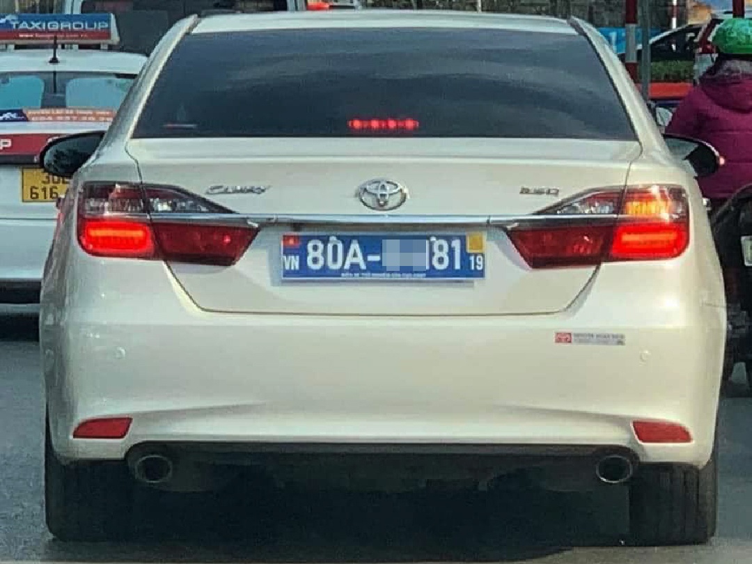 Bien so xe moi se khong the dan de de tranh phat nguoi hinh anh