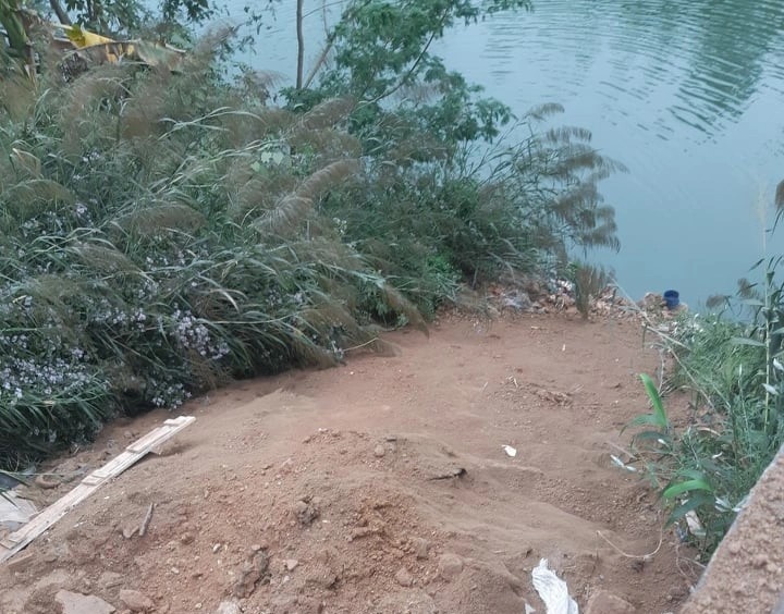 Lở đất 2 người chết ảnh 2 Lo dat 2 nguoi chet anh 2