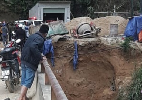 Lở đất 2 người chết ảnh 1 Lo dat 2 nguoi chet anh 1