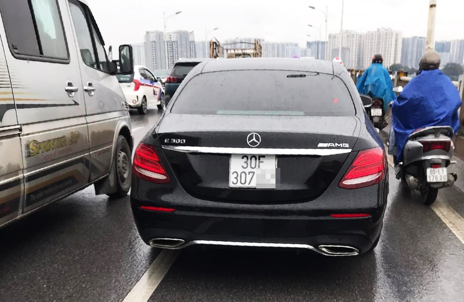 biển xanh đi sai làn cầu Vĩnh Tuy ảnh 3 bien xanh di sai lan cau Vinh Tuy anh 3