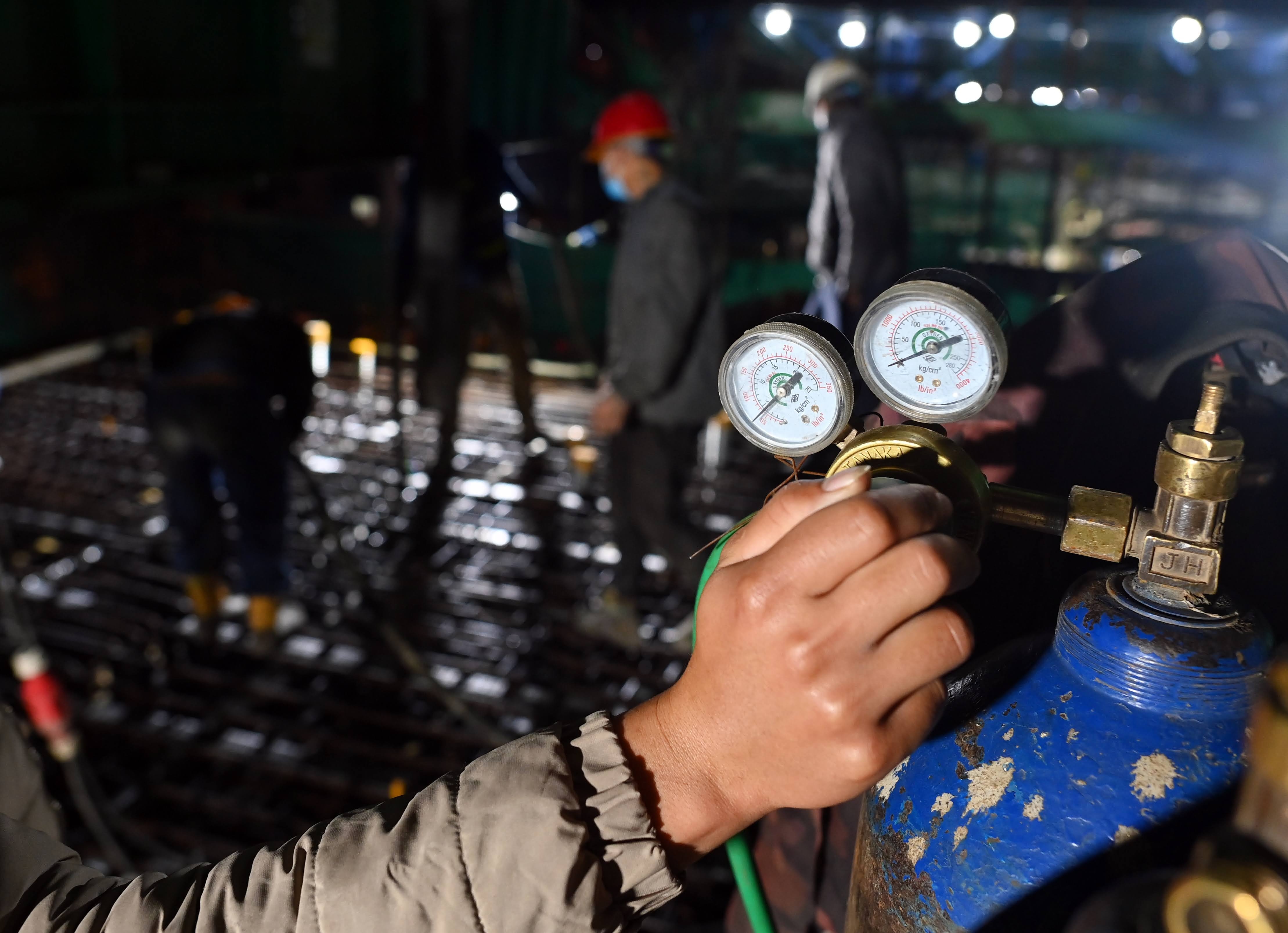 thi cong tru cau can cao nhat ha noi anh 10