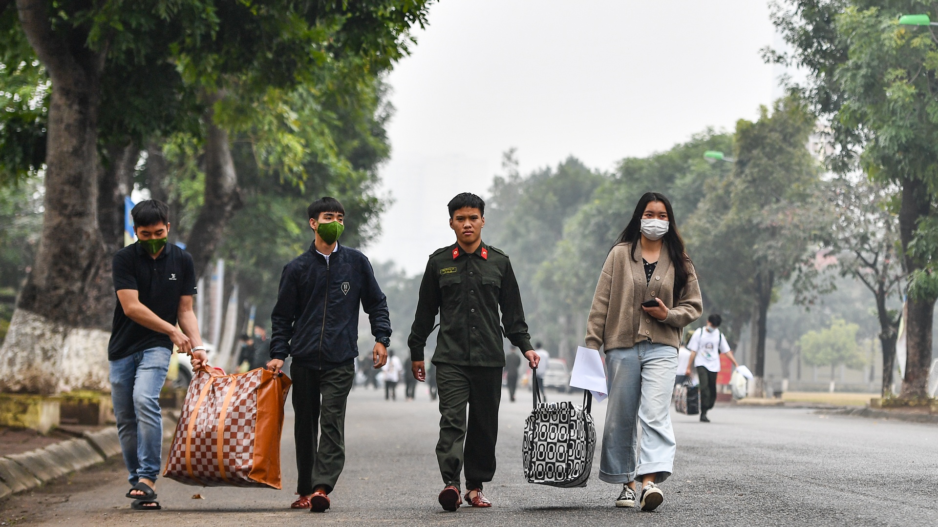 Nu sinh canh sat buoi hoc cuoi nam anh 26