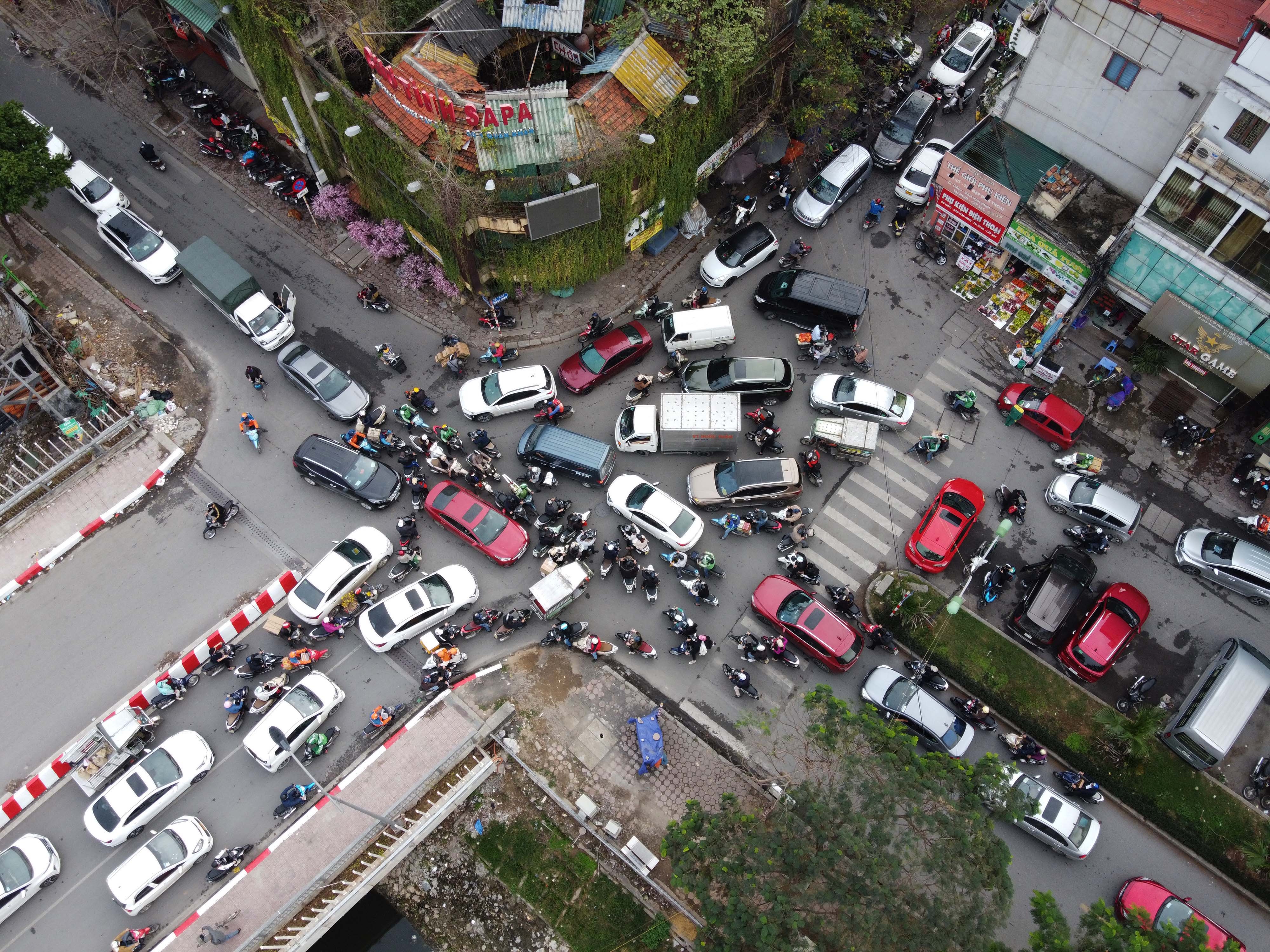 tac duong ha noi anh 6