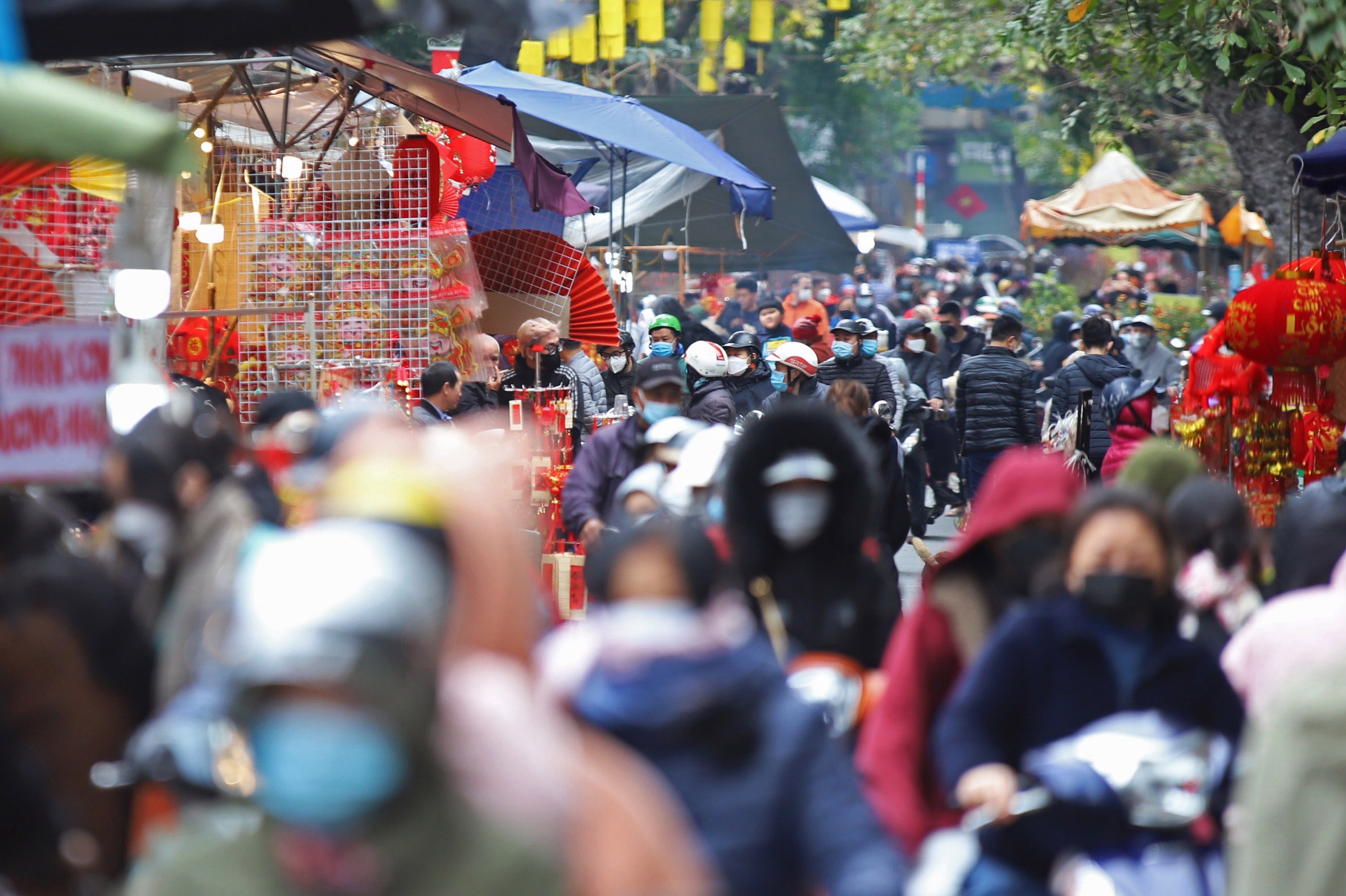 Canh tac duong hiem gap o Ha Noi chieu cuoi nam hinh anh