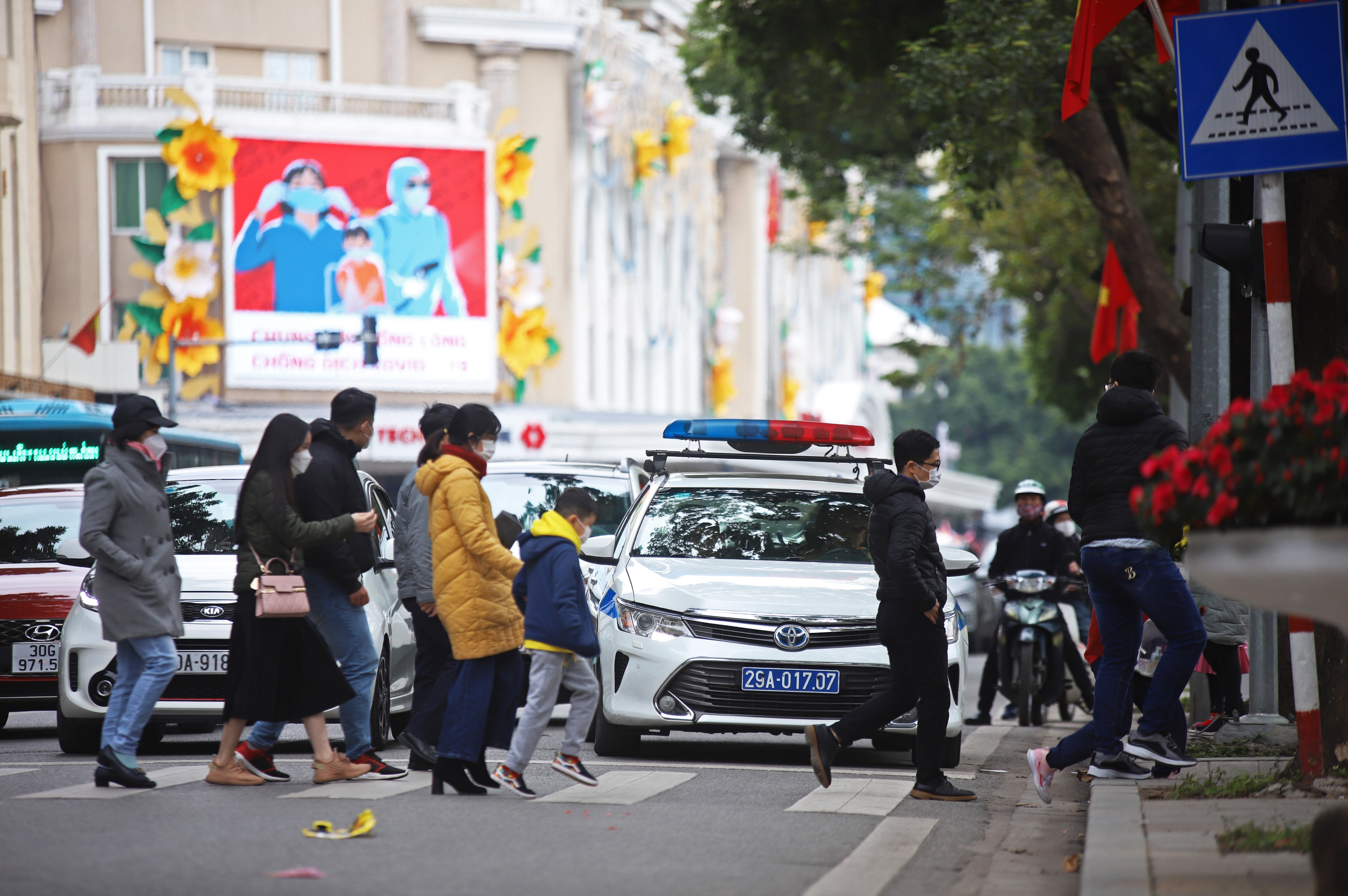 ha noi tac duong mung 1 tet anh 11