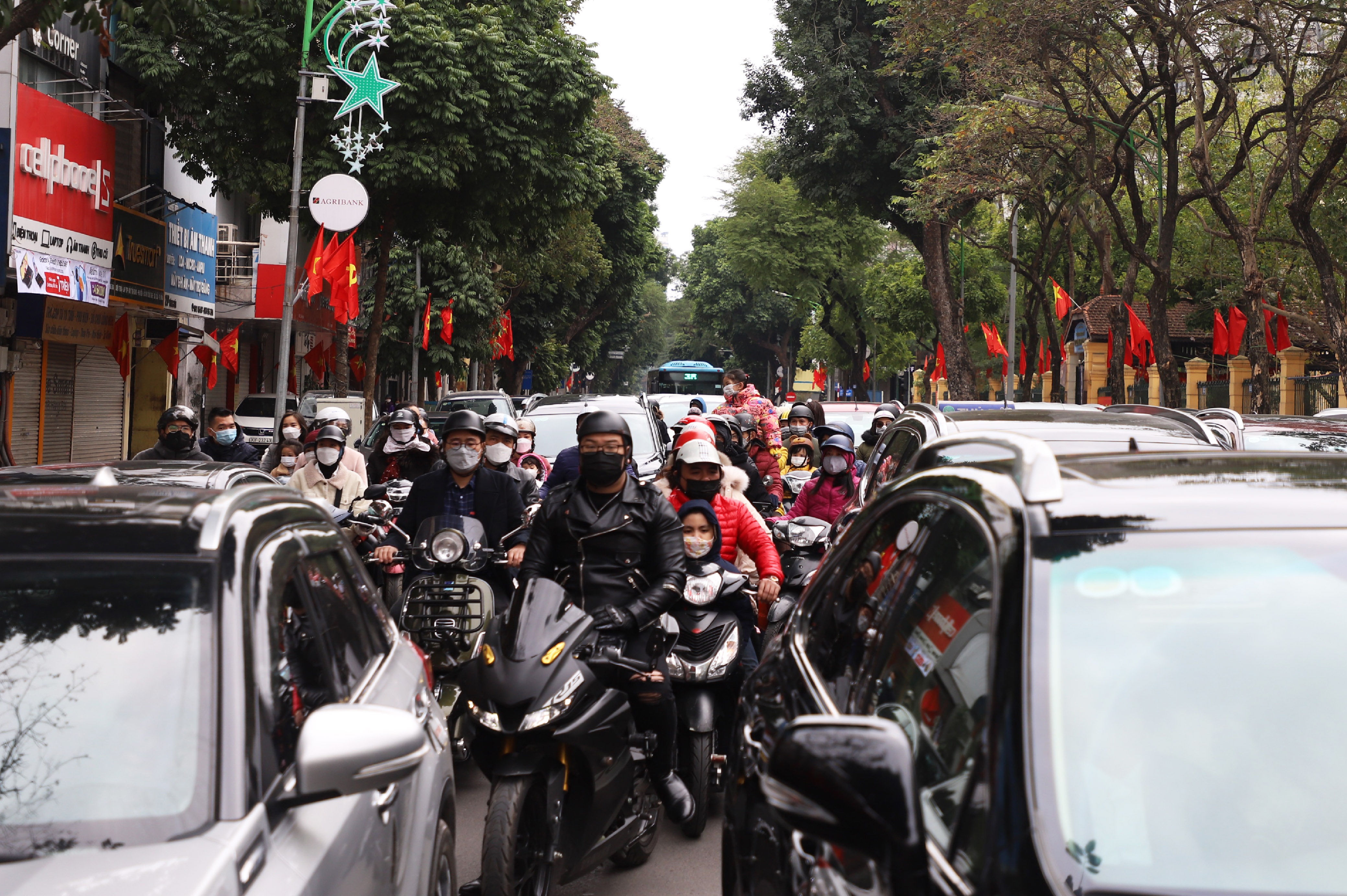 ha noi tac duong mung 1 tet anh 2