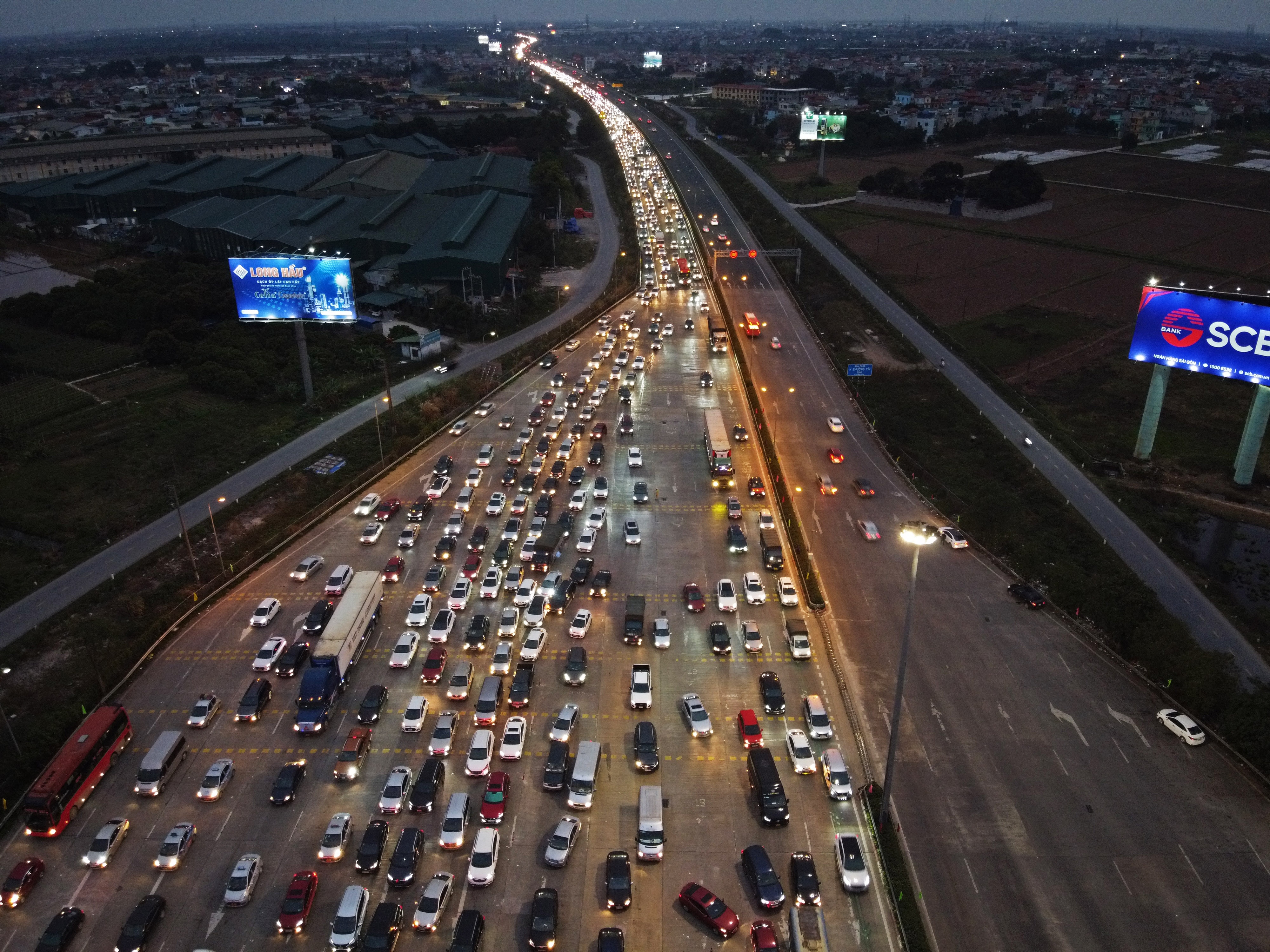 Tac cao toc Phap Van anh 1