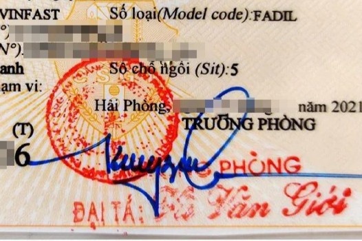 Ra soat lai phan phien dich tieng Anh tren dang ky oto hinh anh