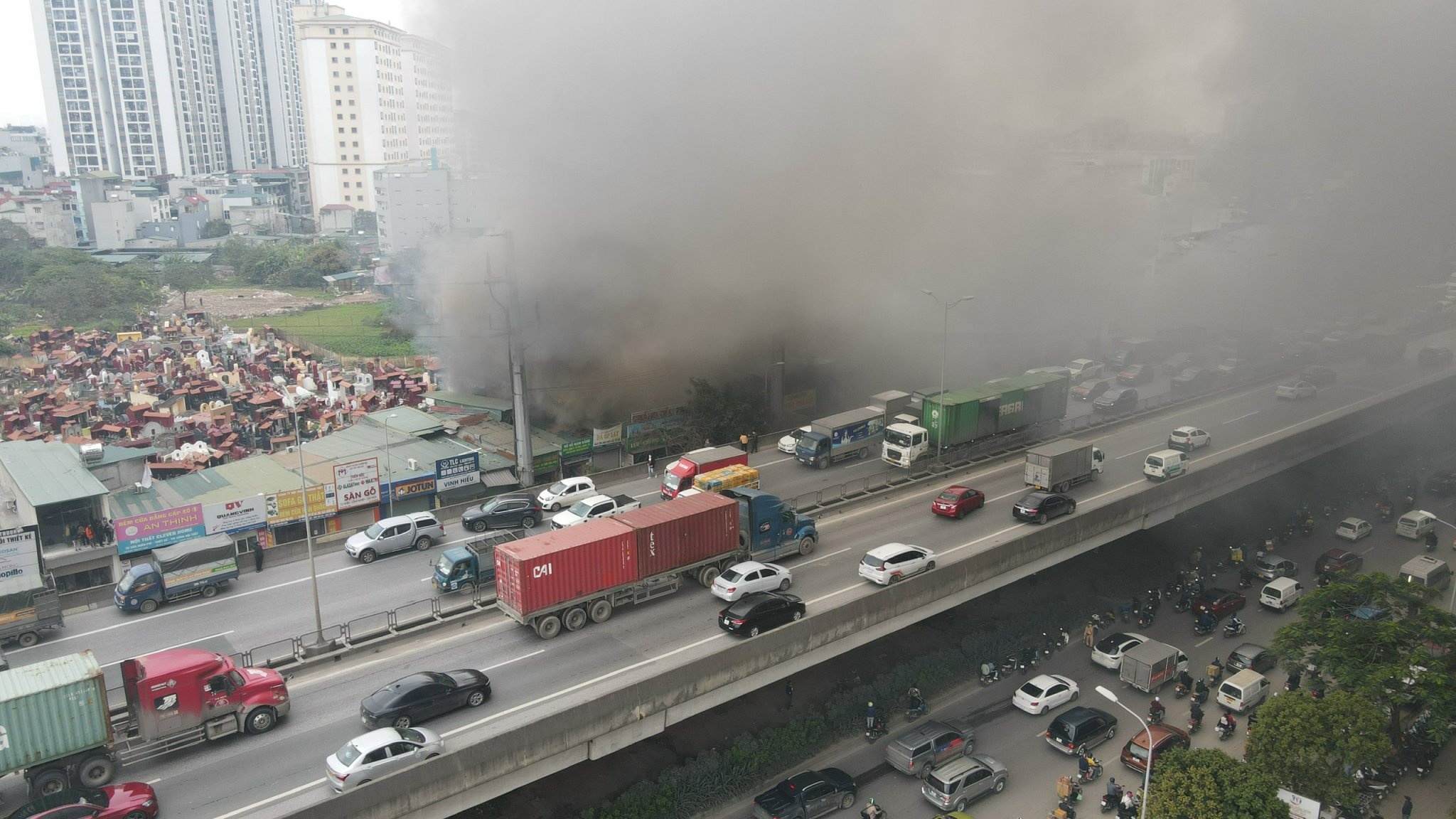 Chay nha luc giua trua anh 2