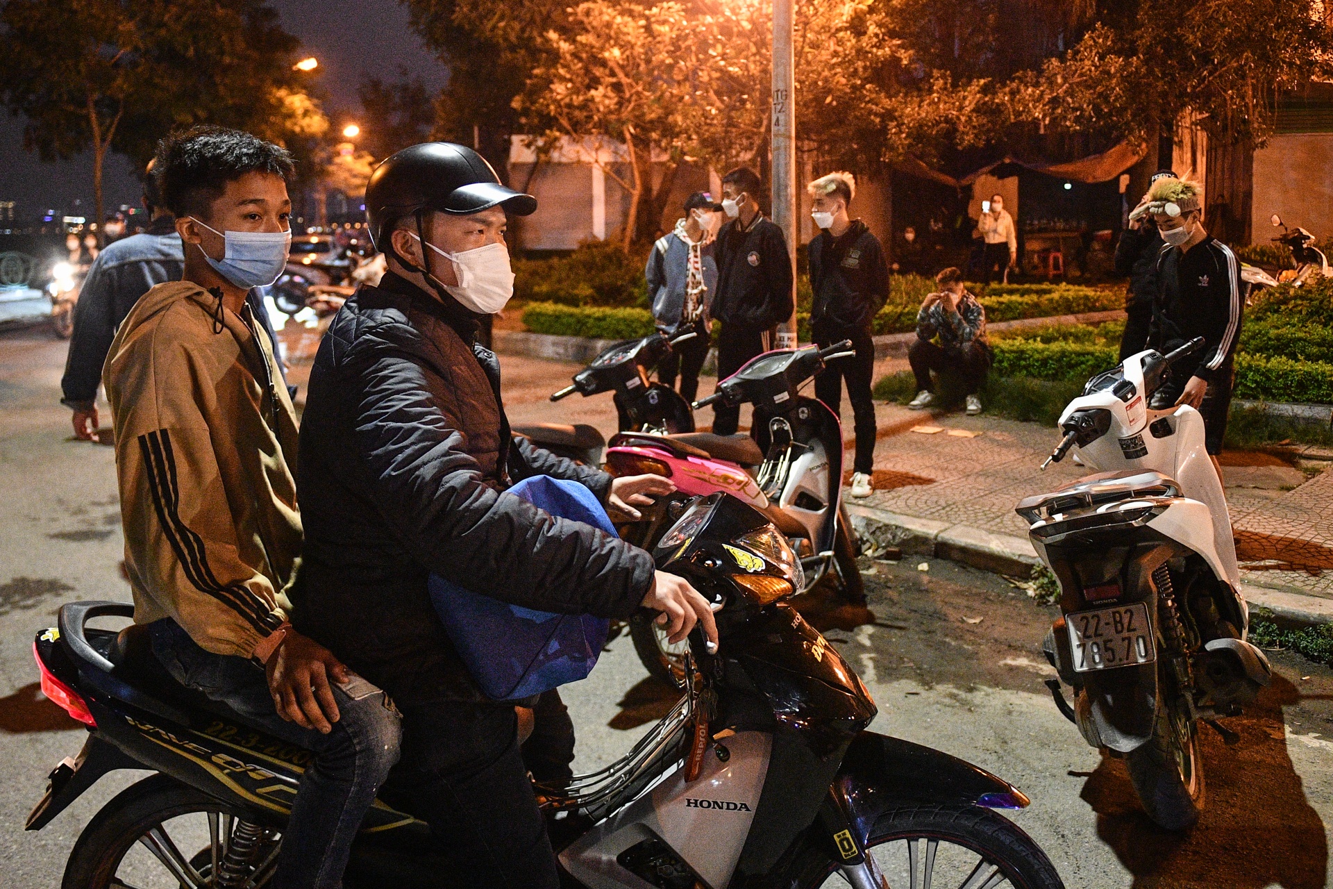 canh sat 141 hoa trang bat dua xe anh 9