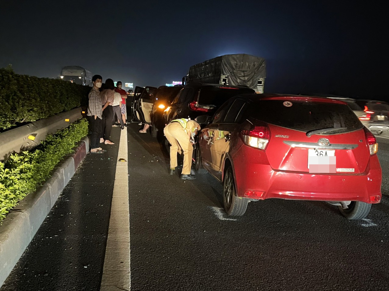 4 xe tong lien hoan anh 1