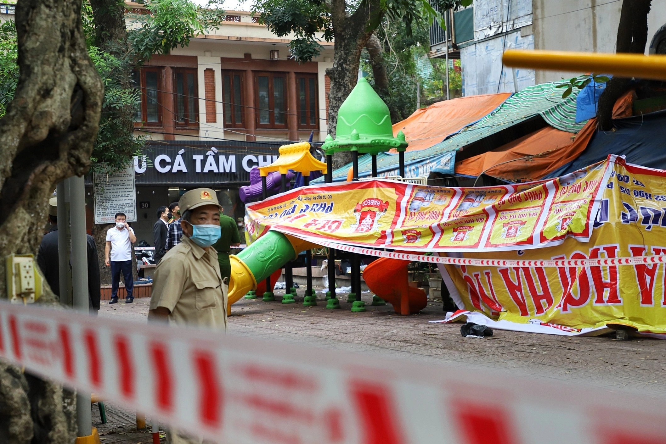 Chay luc rang sang, 5 nguoi cung gia dinh tu vong hinh anh