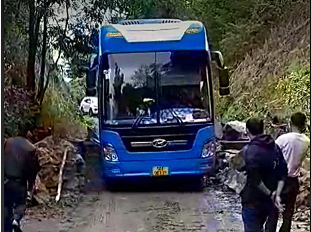 sat lo tren deo dai ninh anh 3