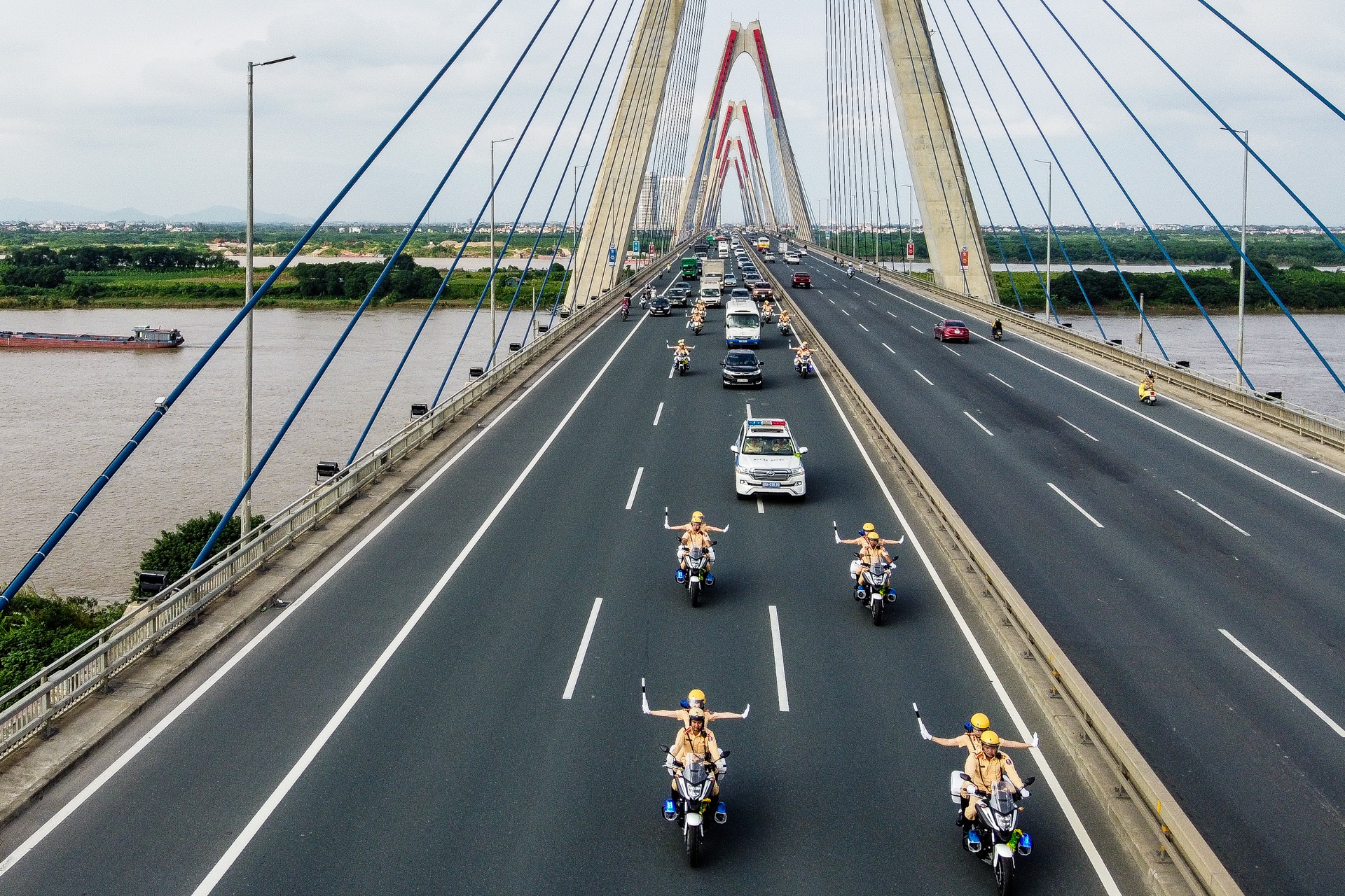 CSGT xu nghiem loi dung phu hieu SEA Games anh 2