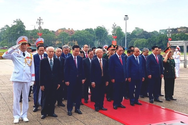Lanh dao Dang,  Nha nuoc vao Lang vieng Chu tich Ho Chi Minh anh 1