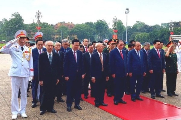 Lanh dao Dang, Nha nuoc vao Lang vieng Chu tich Ho Chi Minh hinh anh