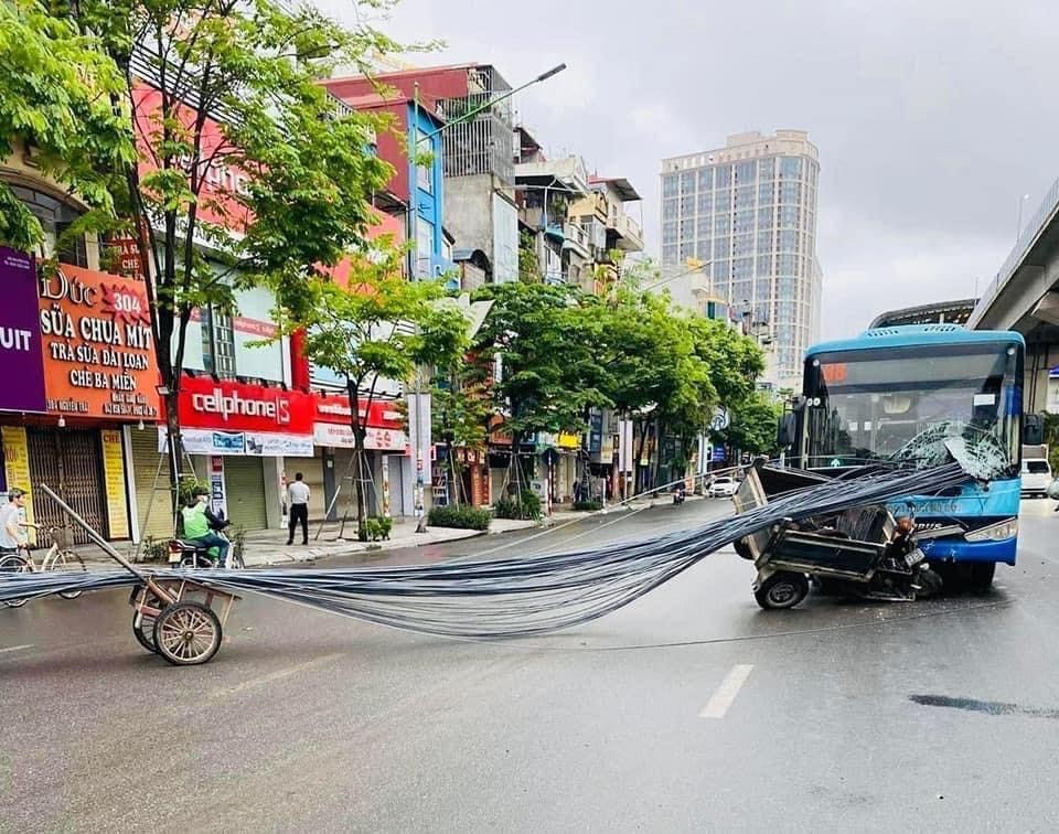 thanh sat xuyen dau xe buyt anh 1