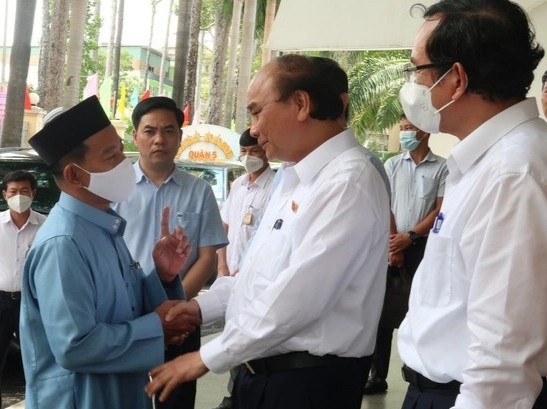 Chu tich nuoc danh gia cao su phat trien cua TP.HCM sau dai dich hinh anh