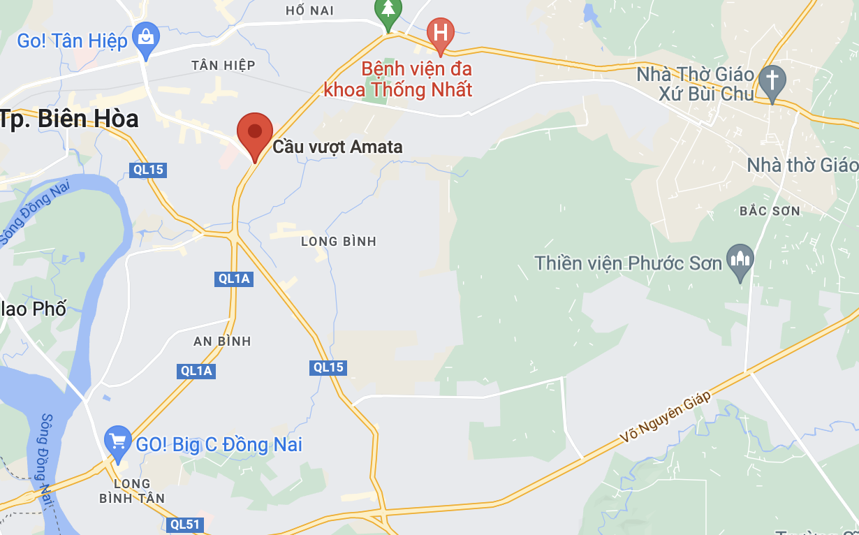 Kinh hai xe ben suyt roi tu cau vuot Amata xuong duong anh 3