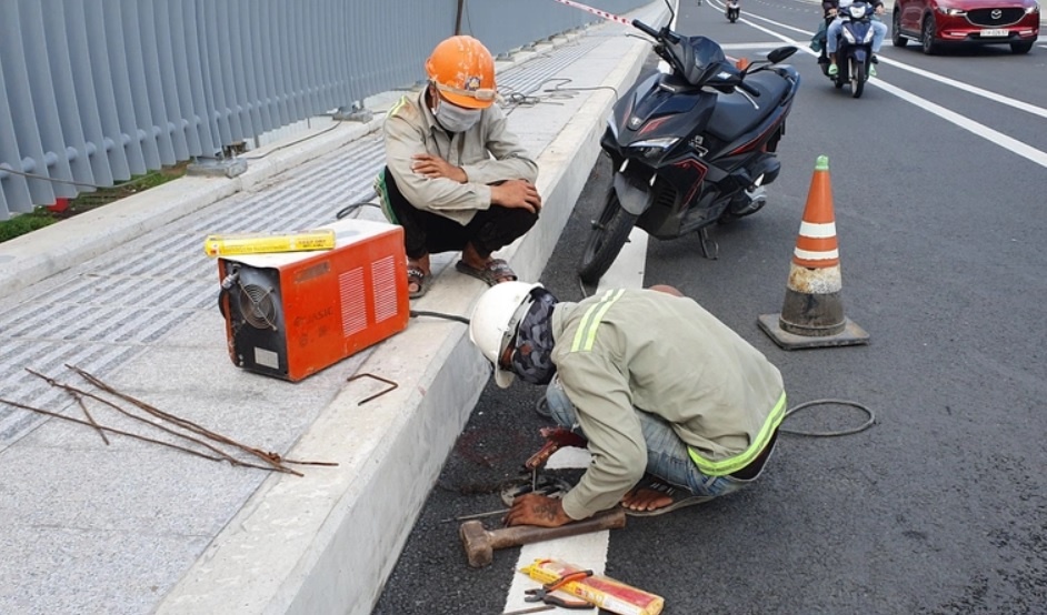 trom nap chan rac anh 1