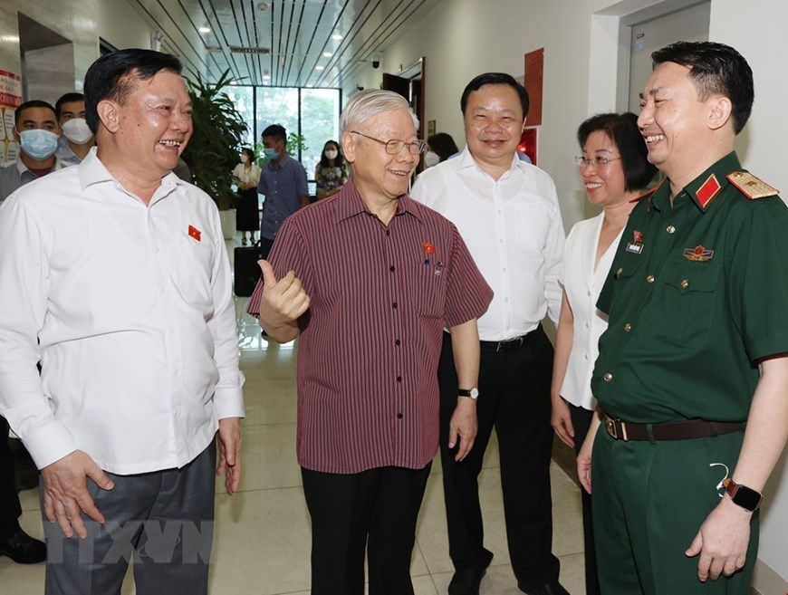 Tong bi thu Nguyen Phu Trong tiep xuc cu tri anh 1